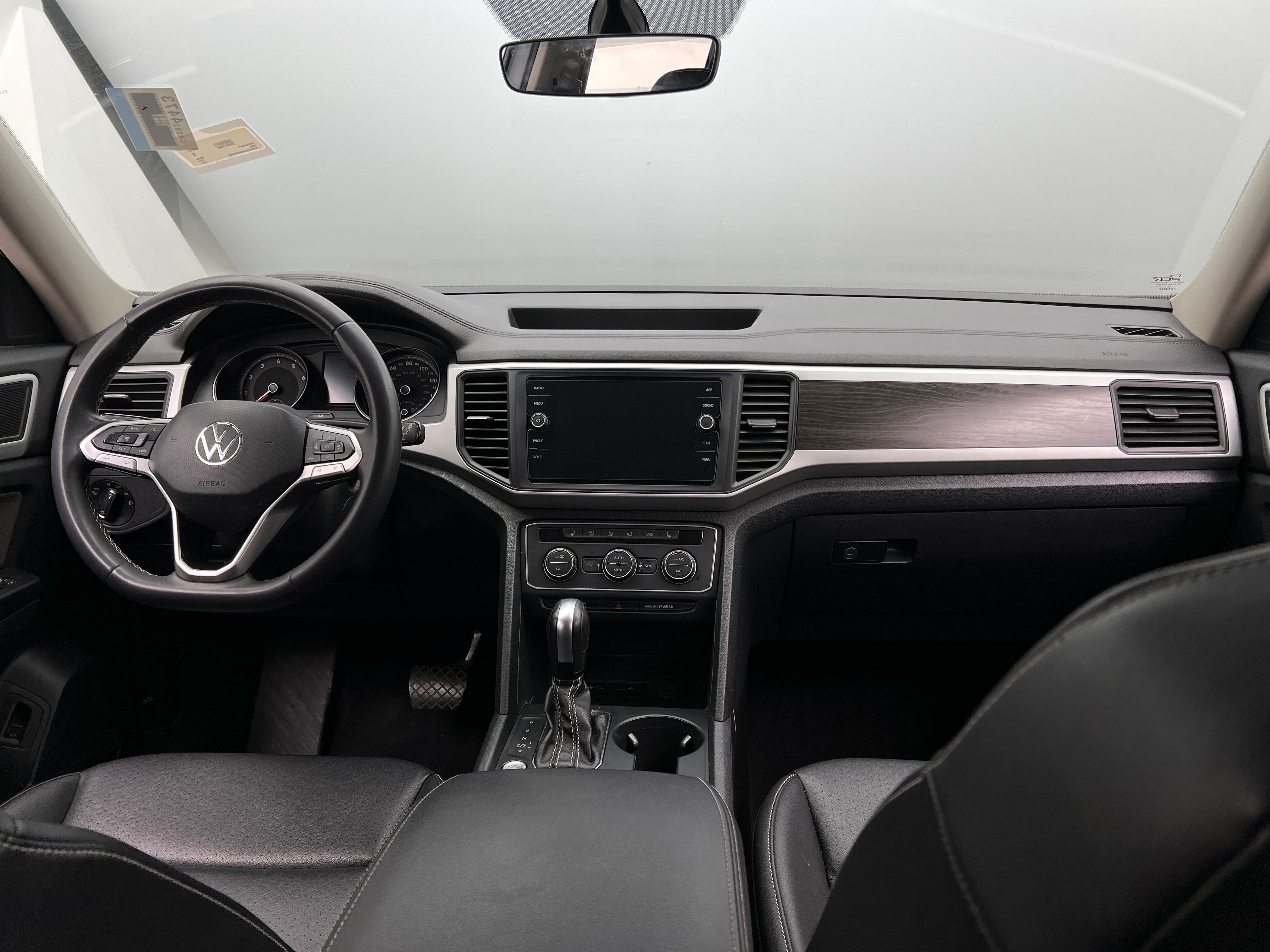 2021 Volkswagen Atlas SE w/Tech - Photo 5