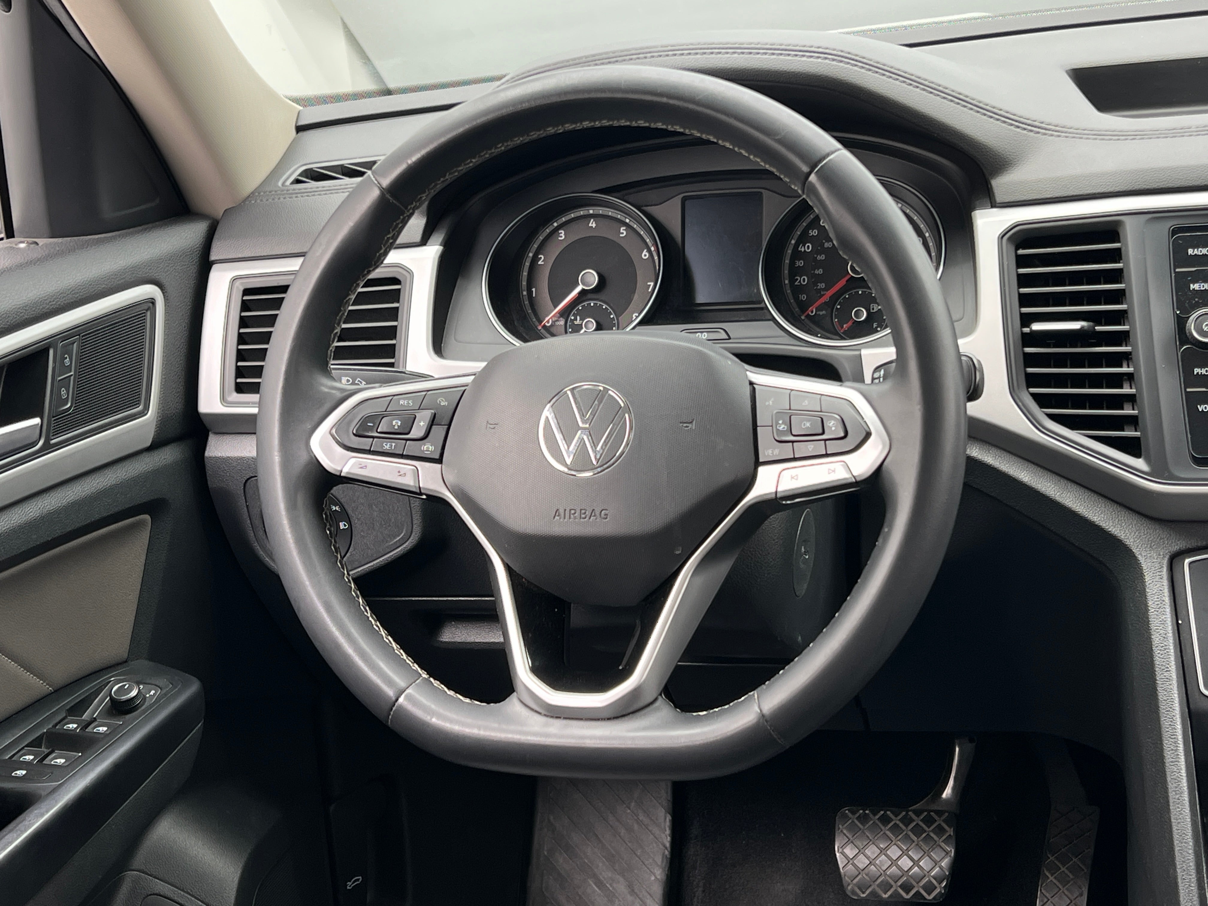 2021 Volkswagen Atlas SE w/Tech - Photo 9