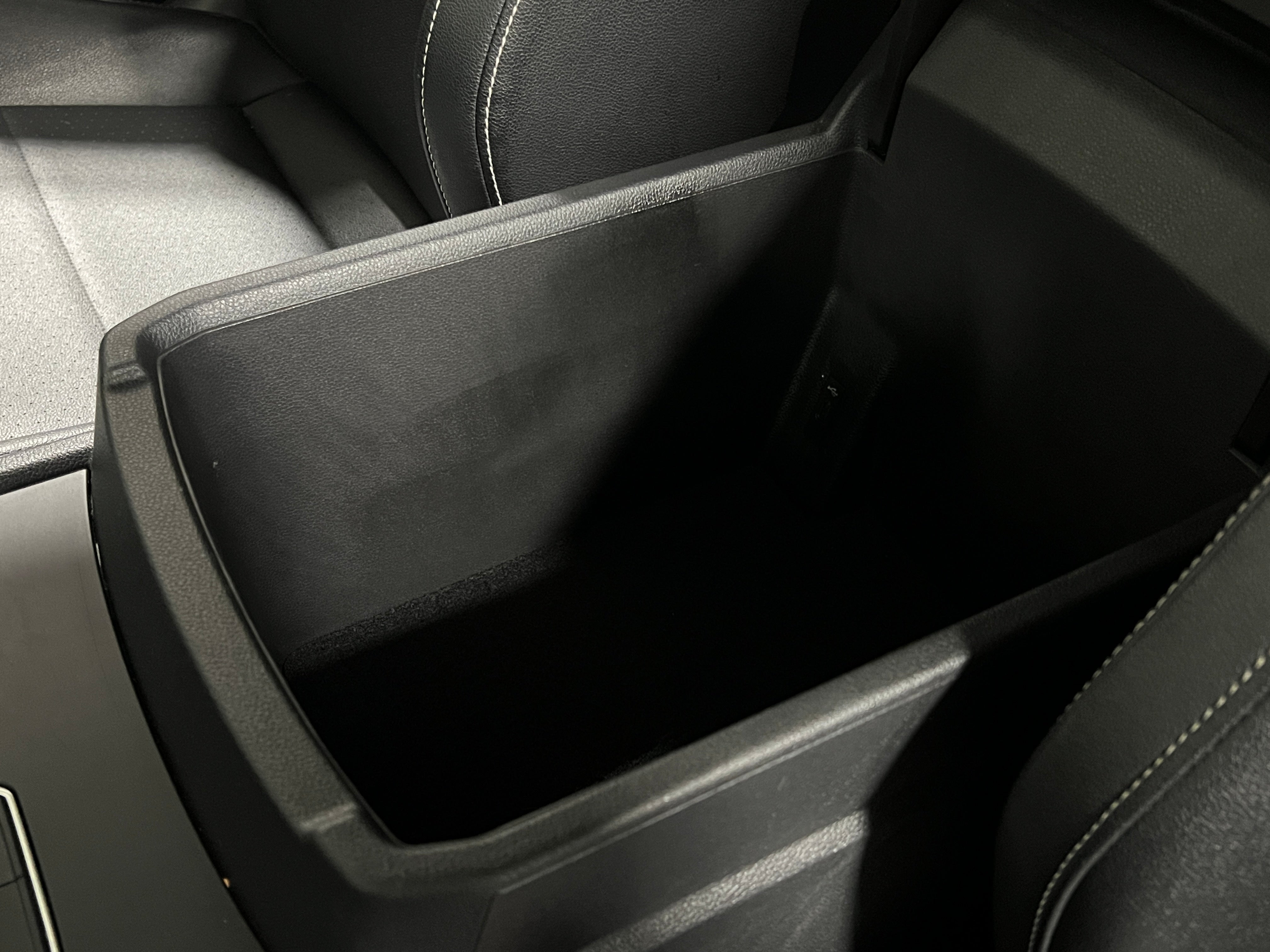 2021 Volkswagen Atlas SE w/Tech - Photo 8