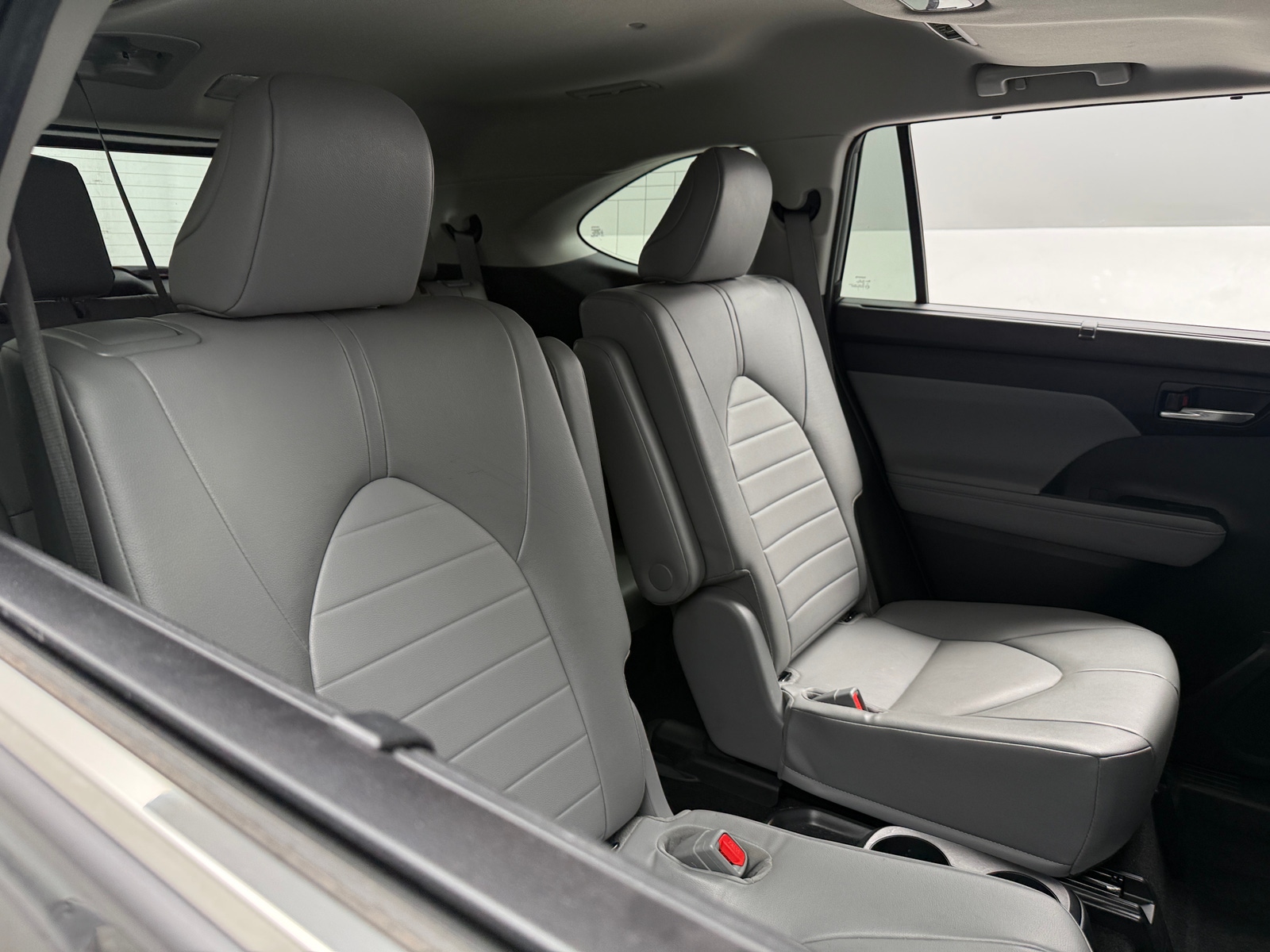 Thumbnail: 2022 Toyota Highlander - 5