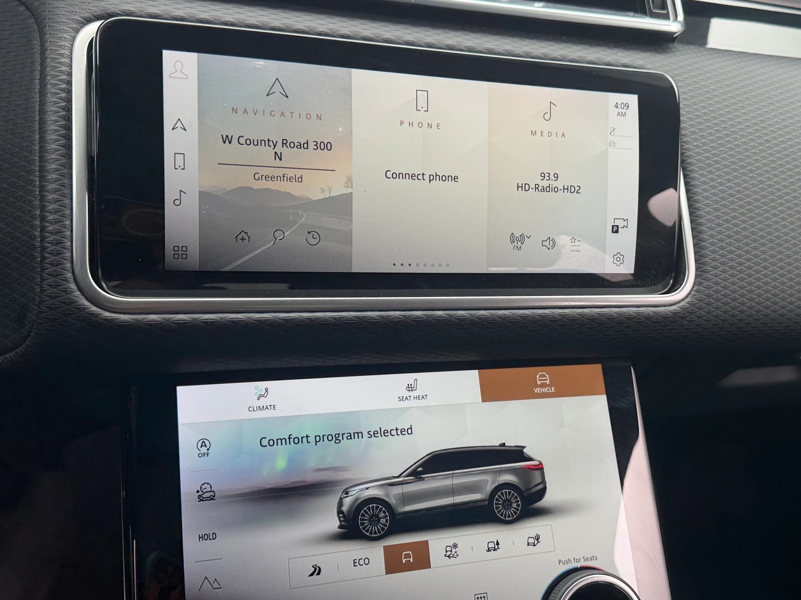 Thumbnail: 2023 Land Rover Range Rover Velar - 4