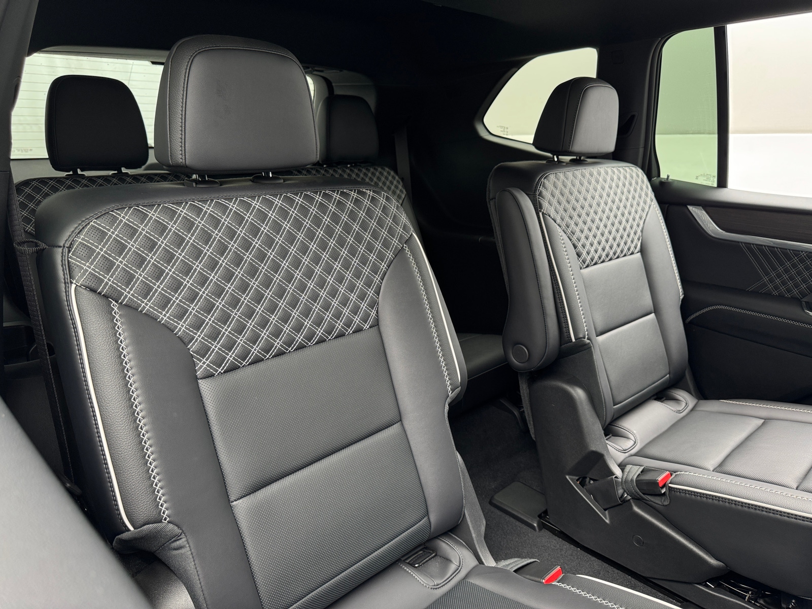 Thumbnail: 2025 GMC Acadia - 5