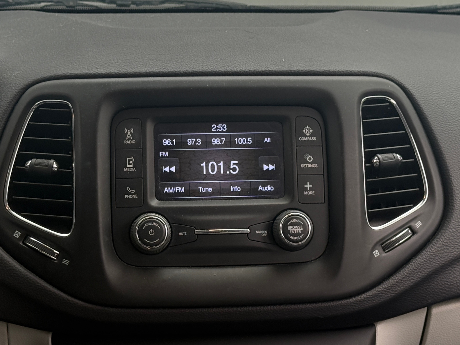 Thumbnail: 2017 Jeep Compass - 4