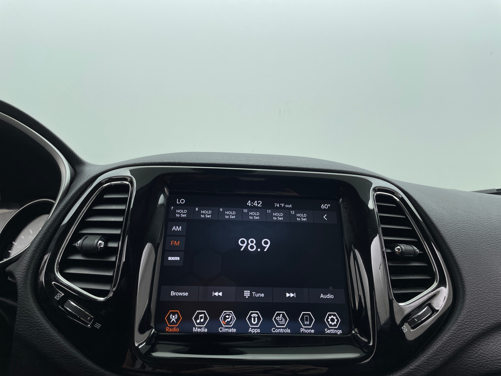 Thumbnail: 2018 Jeep Compass - 3