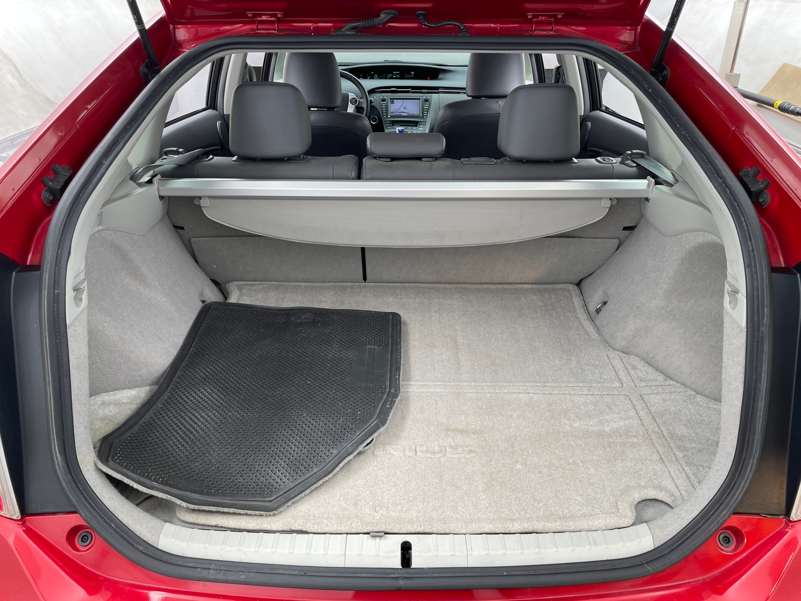 Thumbnail: 2011 Toyota Prius - 7