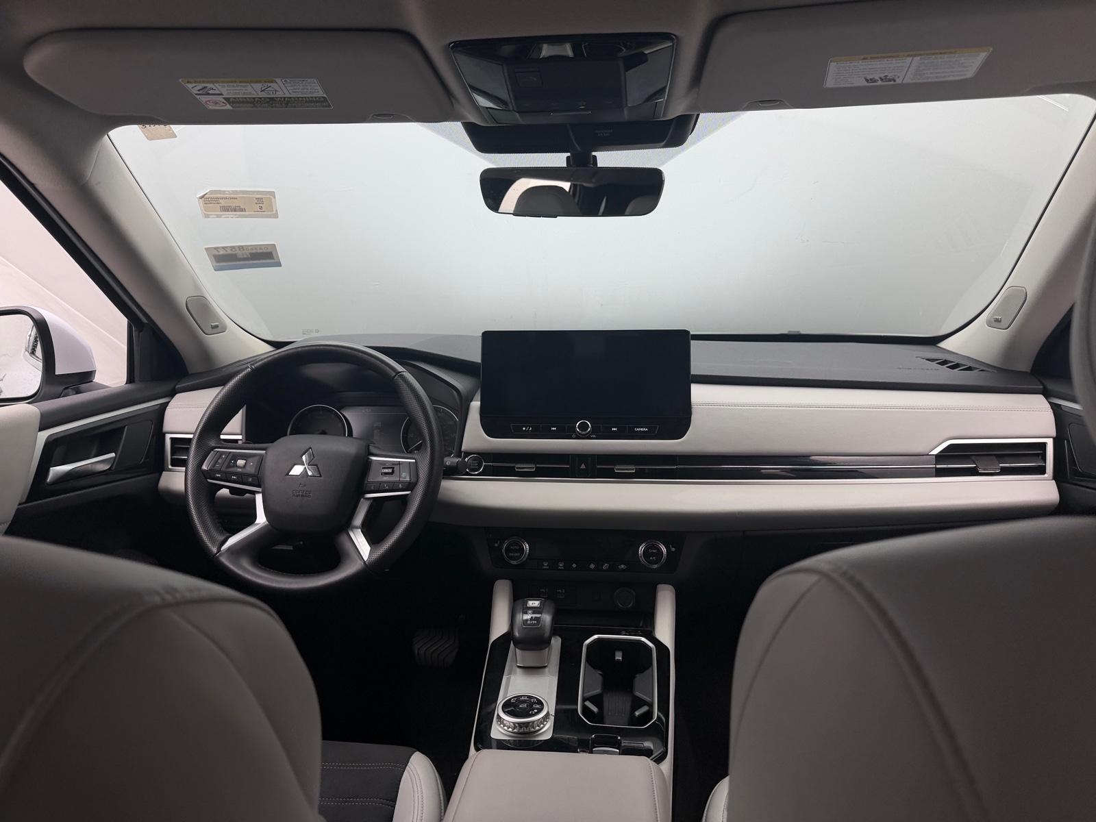 Thumbnail: 2025 Mitsubishi Outlander - 2