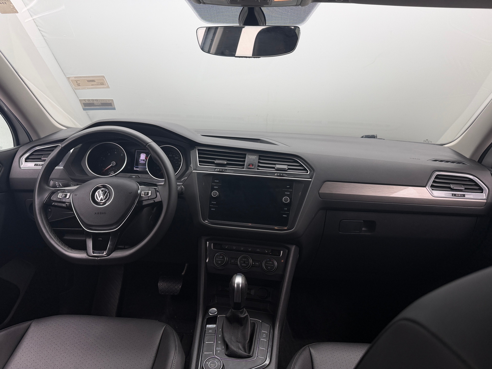 Thumbnail: 2020 Volkswagen Tiguan - 2