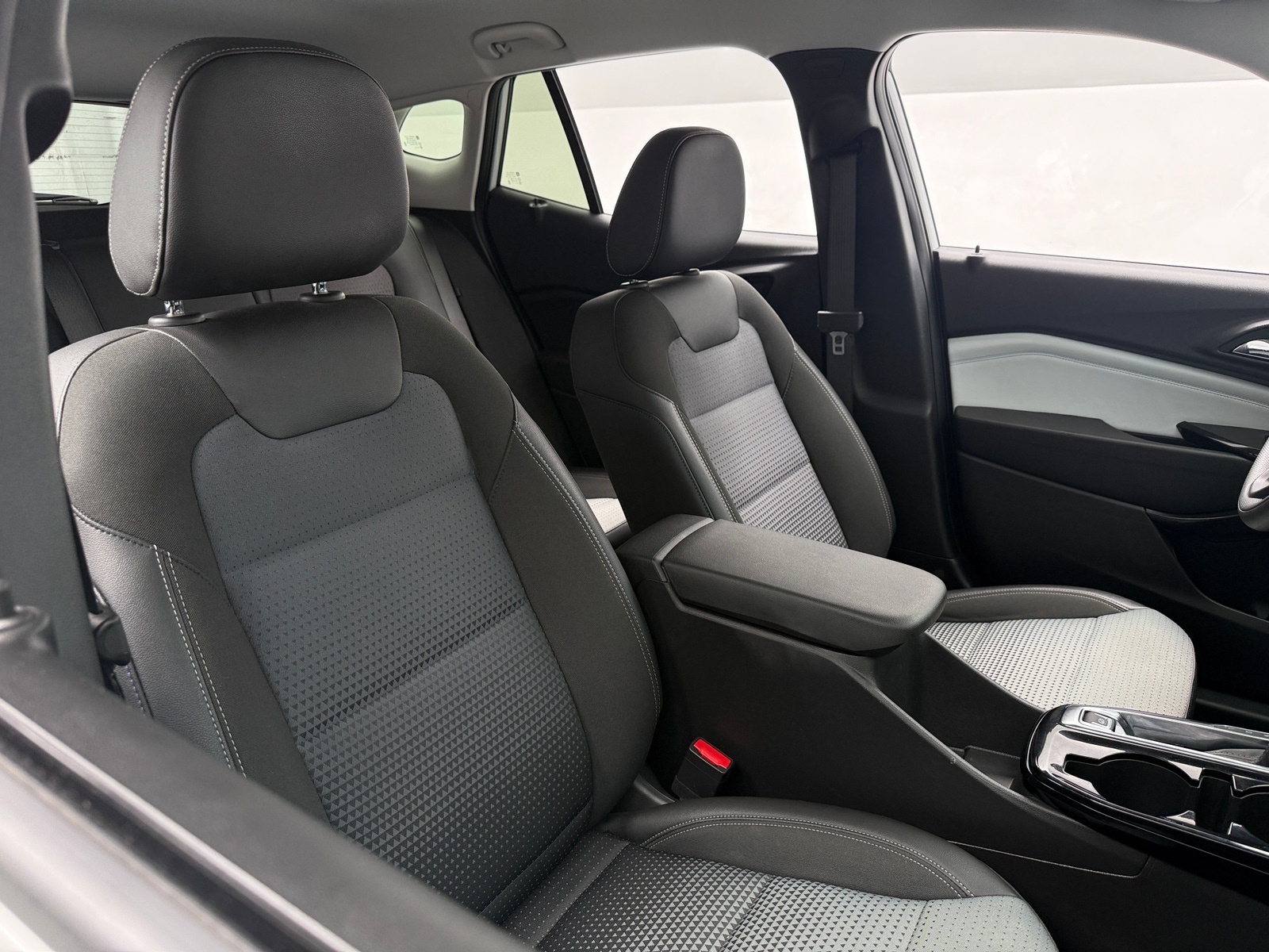 Thumbnail: 2025 Chevrolet Trax - 2