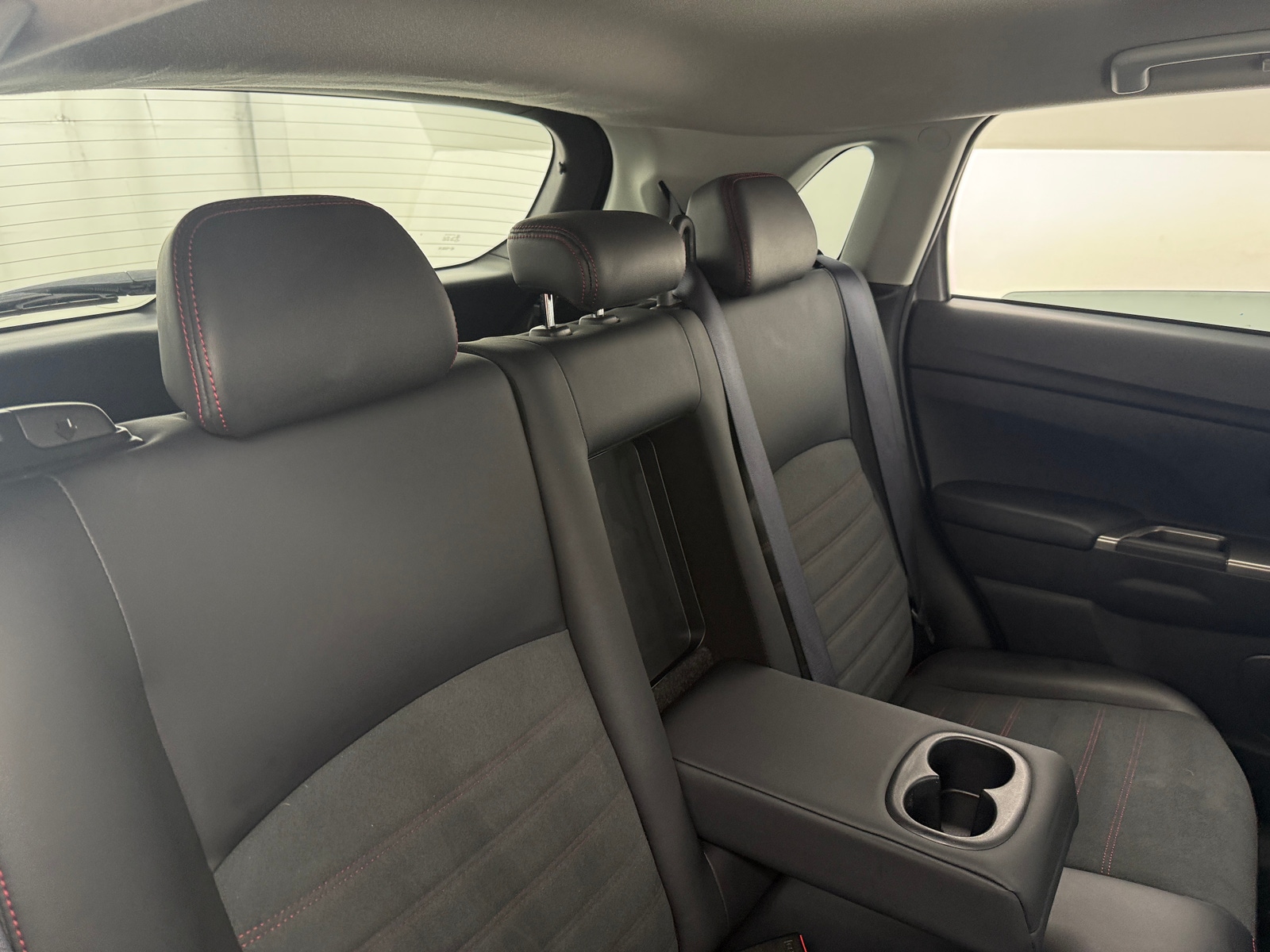 Thumbnail: 2025 Mitsubishi Outlander Sport - 5