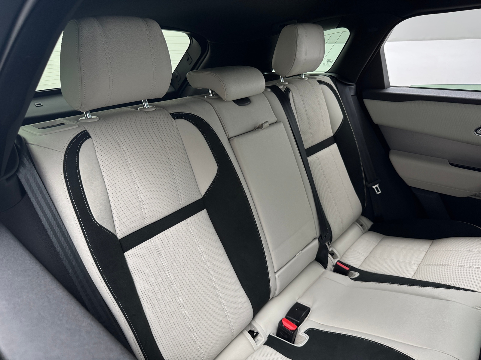 Thumbnail: 2020 Land Rover Range Rover Velar - 5