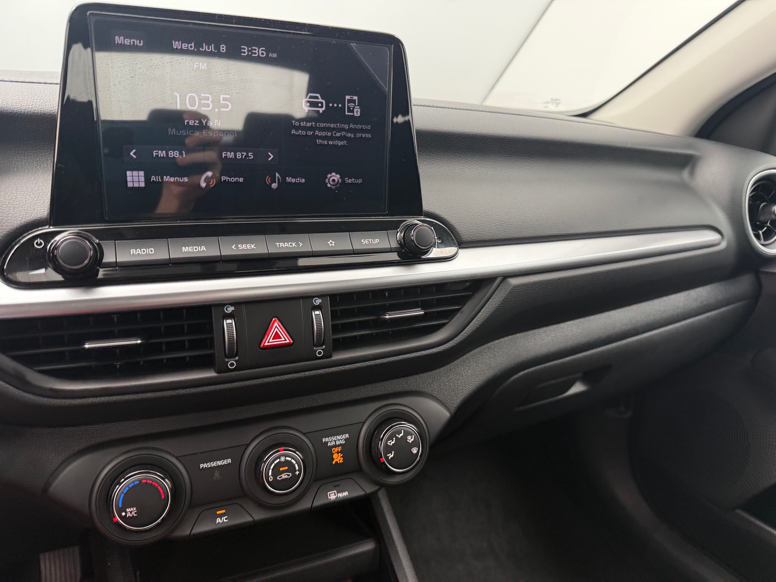 Thumbnail: 2023 Kia Forte - 4