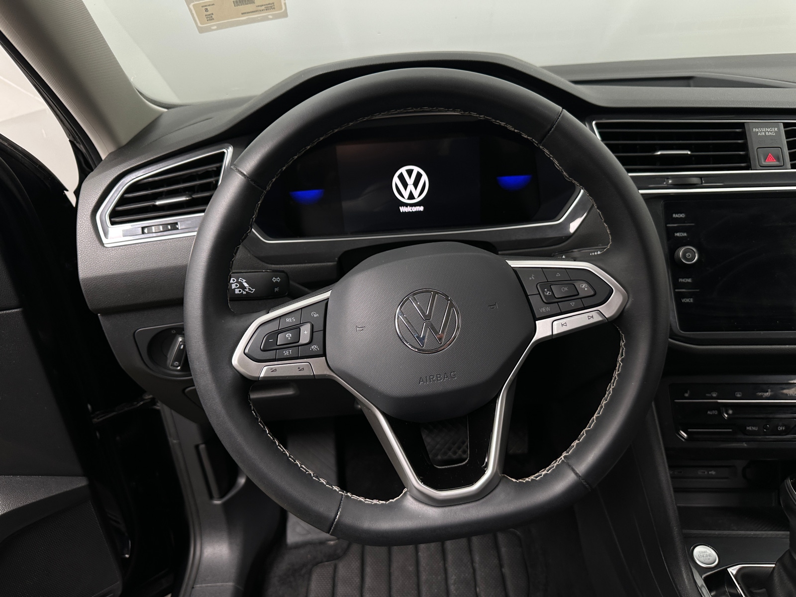 Thumbnail: 2024 Volkswagen Tiguan - 4