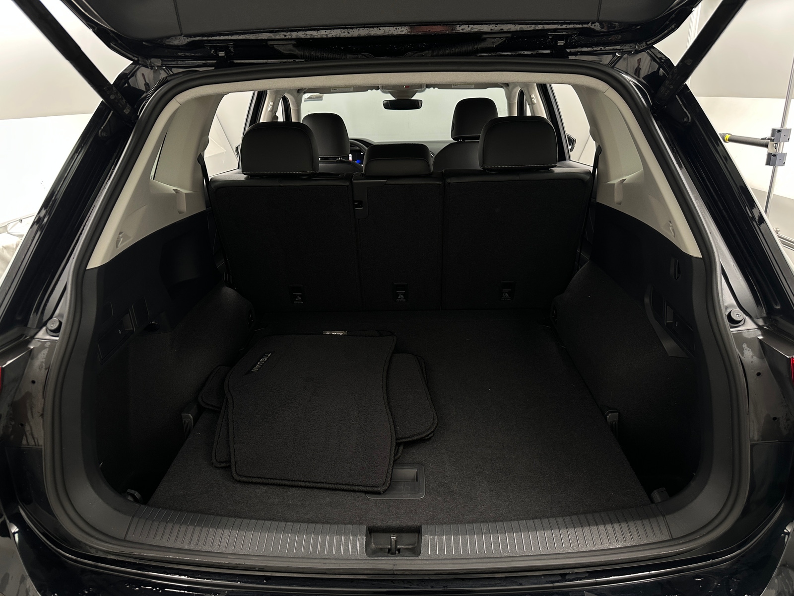 Thumbnail: 2024 Volkswagen Tiguan - 6