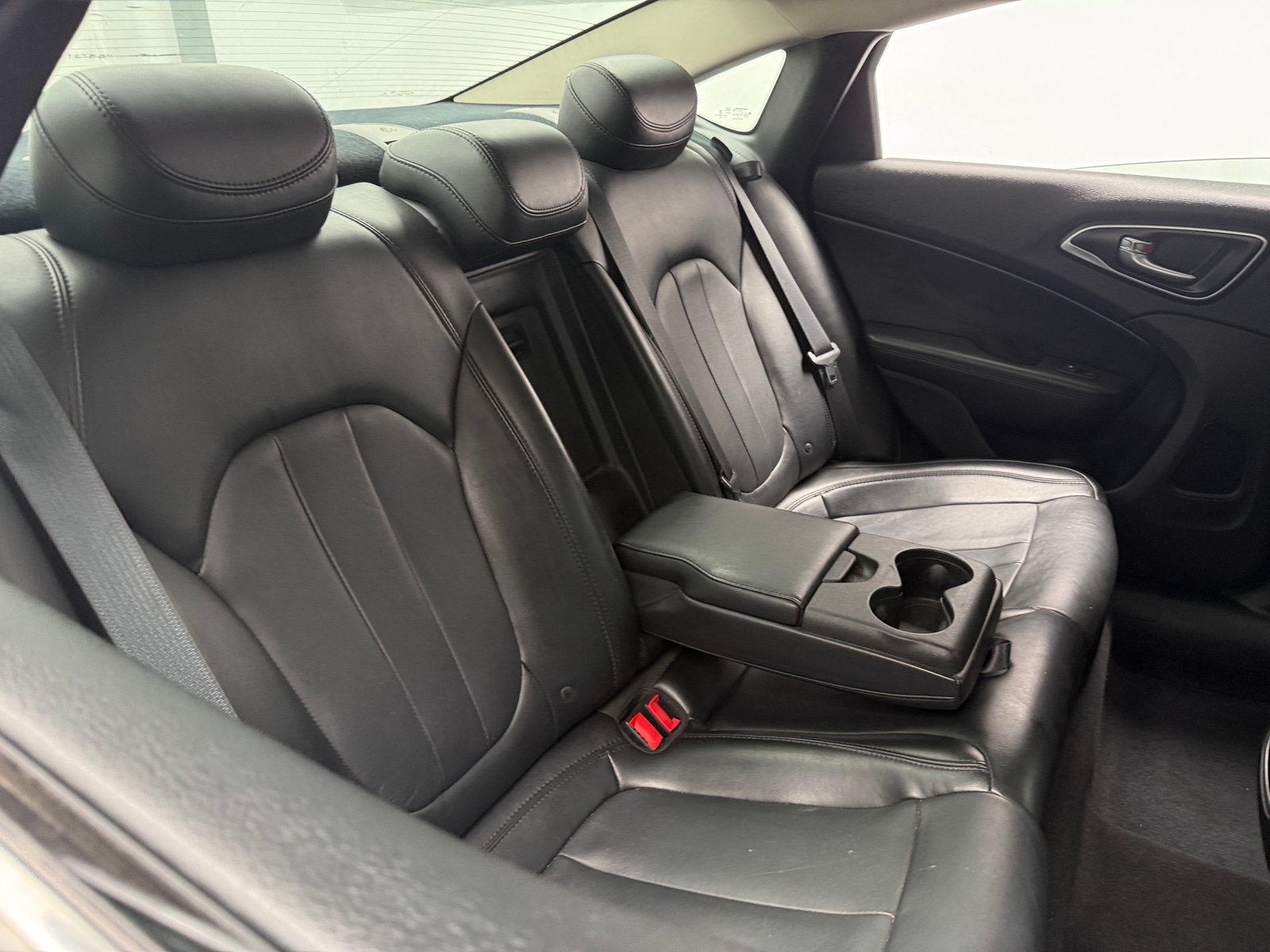 Thumbnail: 2015 Chrysler 200 - 5