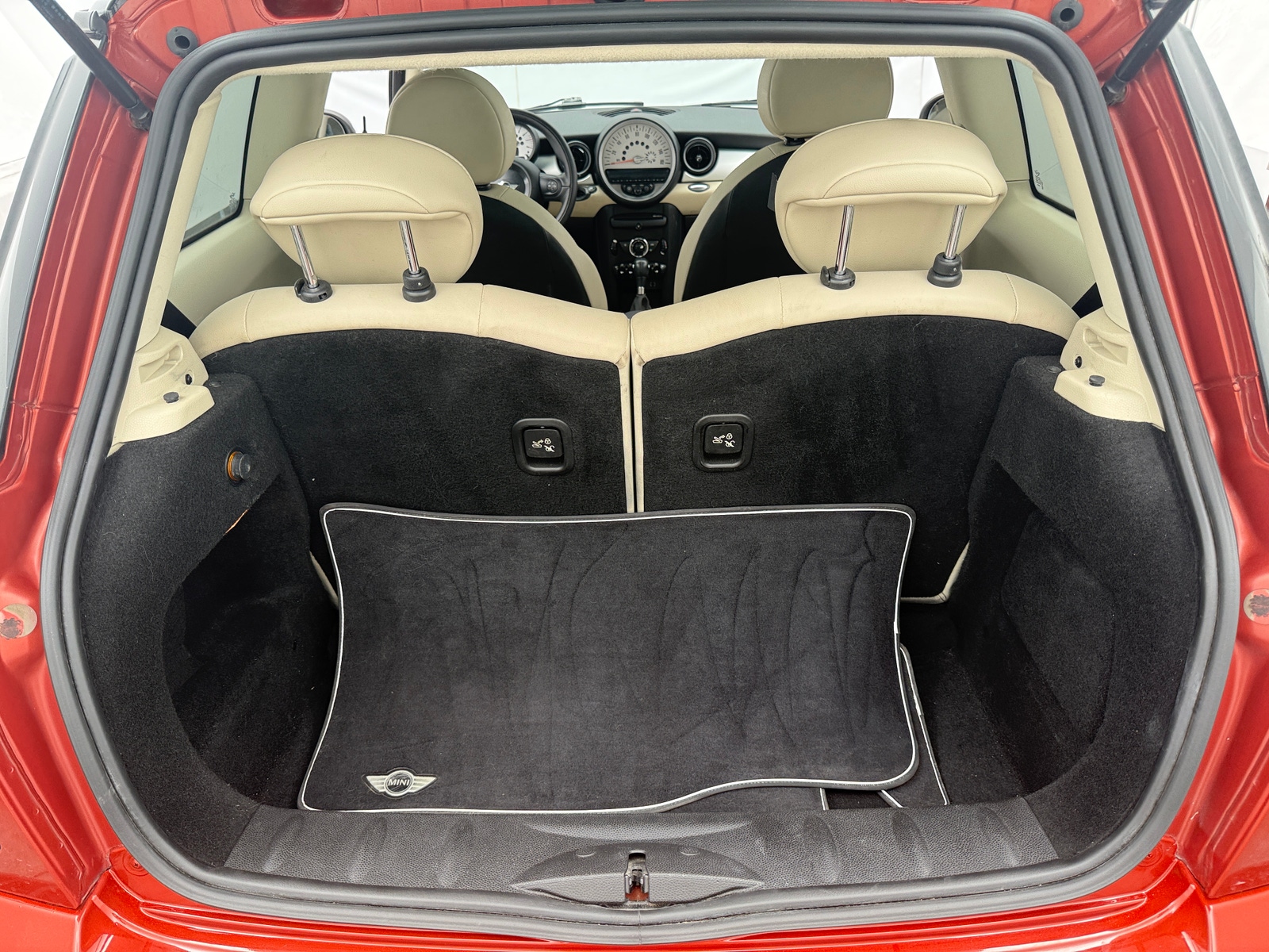 Thumbnail: 2012 MINI Cooper Hardtop - 6