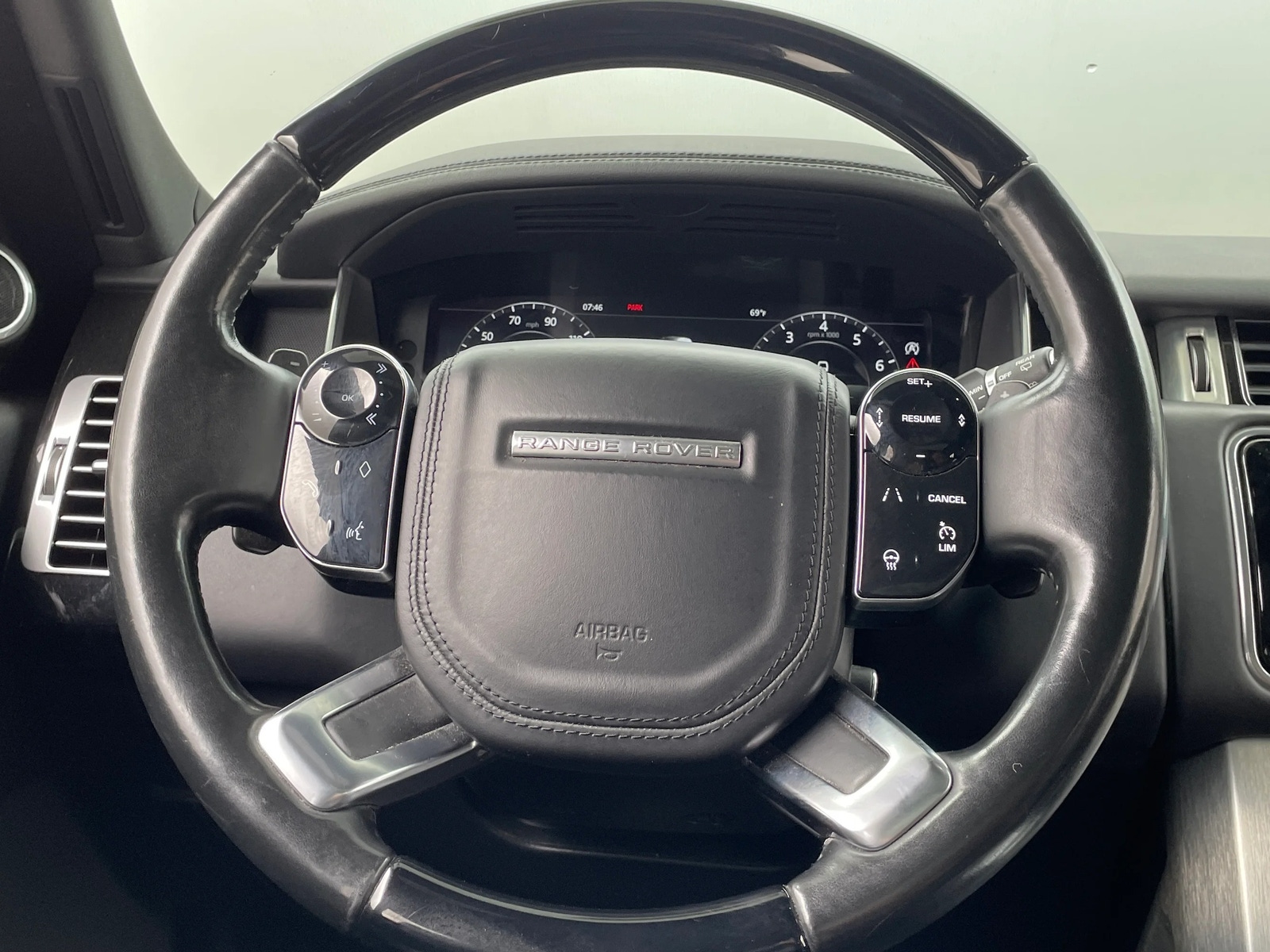 Thumbnail: 2020 Land Rover Range Rover - 4