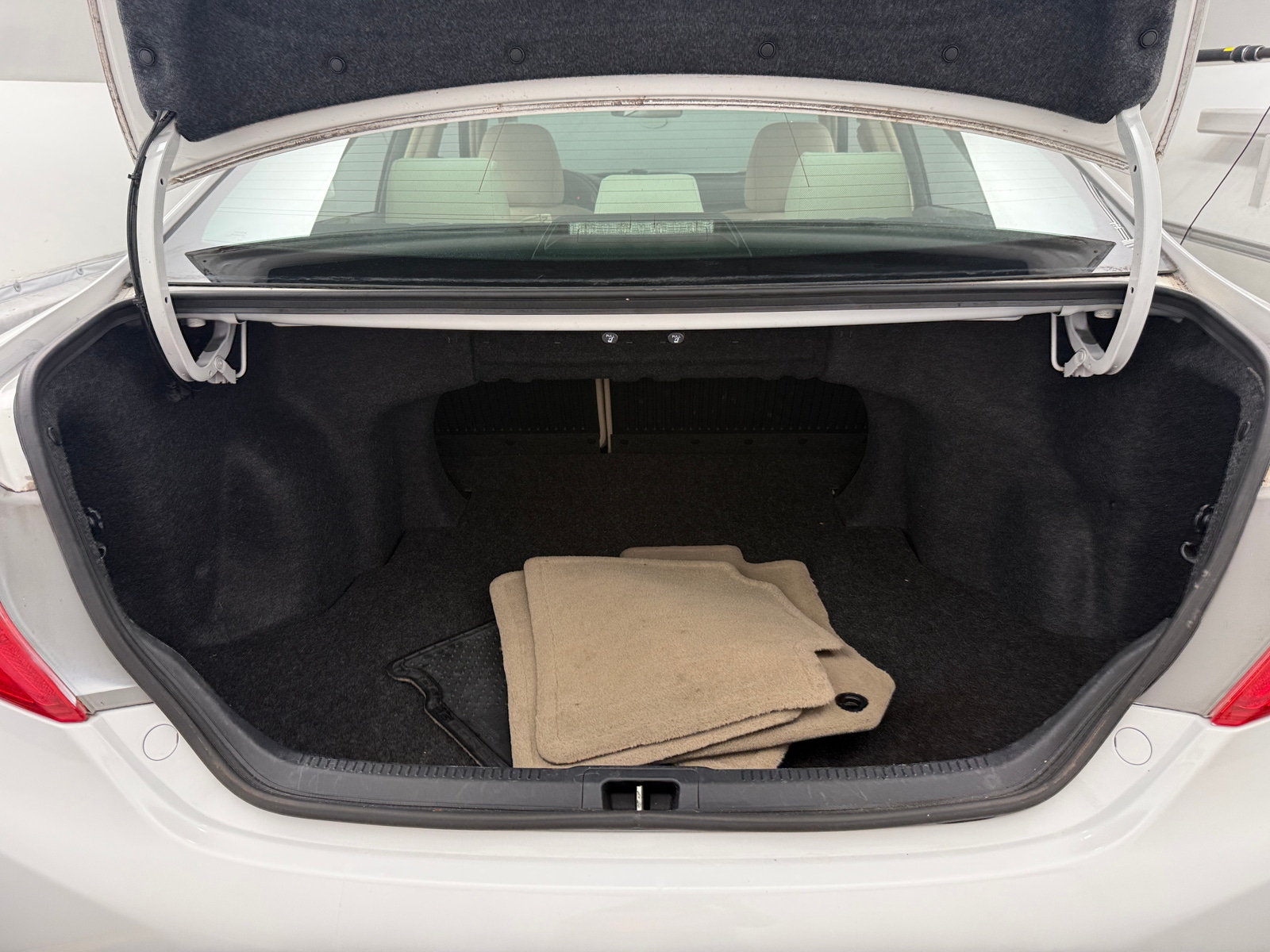Thumbnail: 2012 Toyota Camry - 7