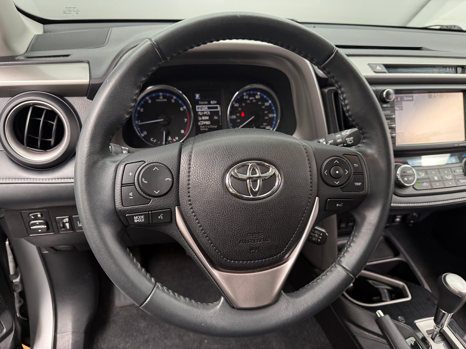 Thumbnail: 2017 Toyota RAV4 - 4
