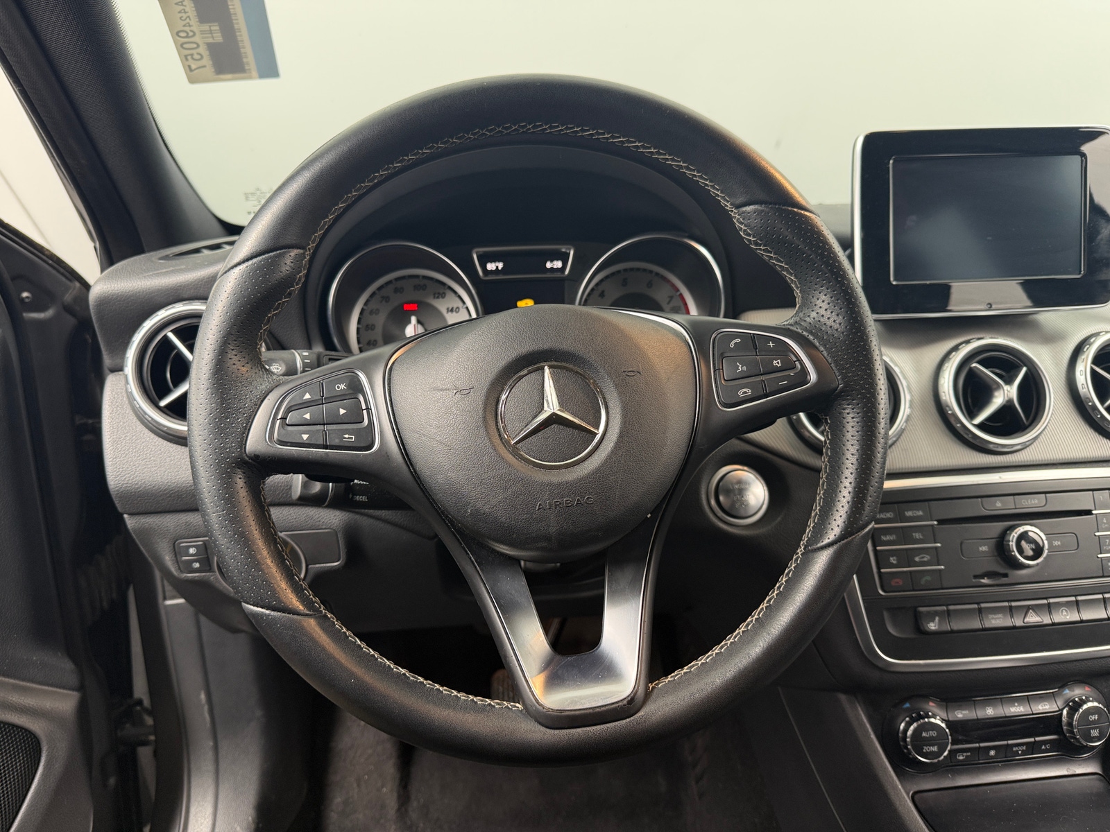 Thumbnail: 2017 Mercedes-Benz GLA - 4