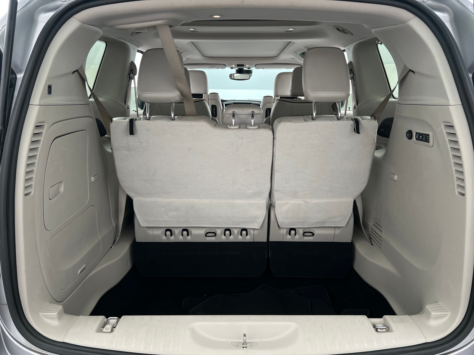 Thumbnail: 2017 Chrysler Pacifica - 6