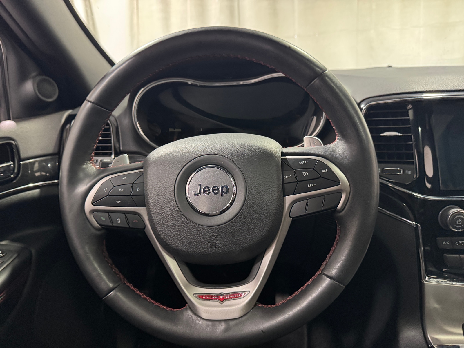 Thumbnail: 2019 Jeep Grand Cherokee - 4