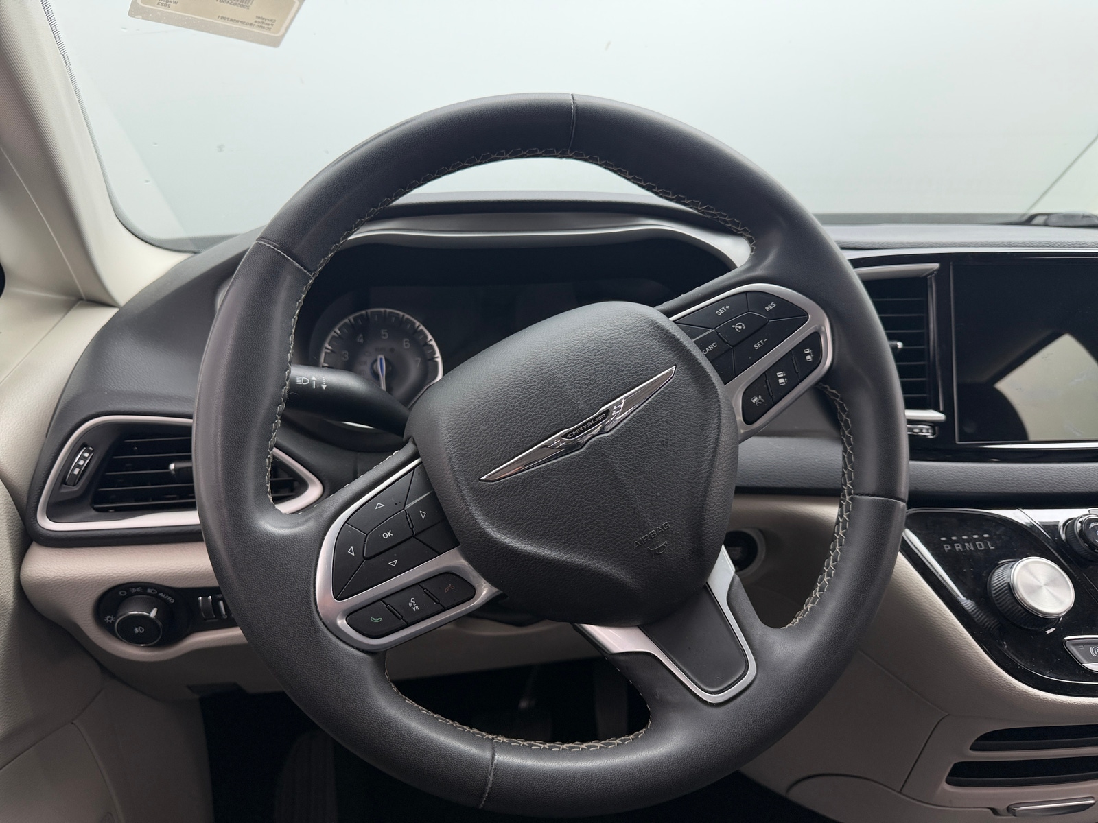 Thumbnail: 2023 Chrysler Pacifica - 5