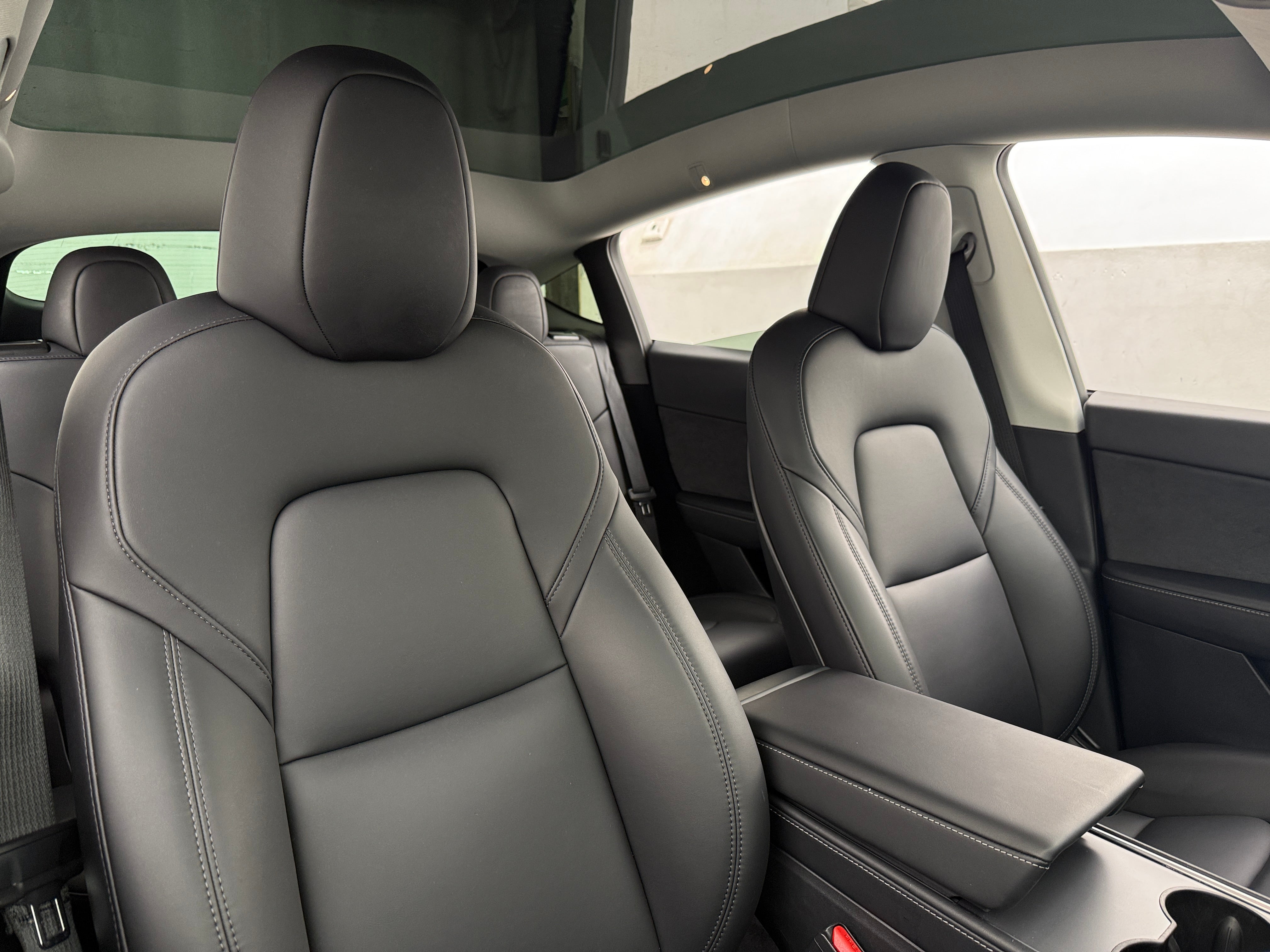 Used 2022 Tesla Model Y Long Range with VIN 7SAYGDEE1NA002827 for sale in Auburn, WA