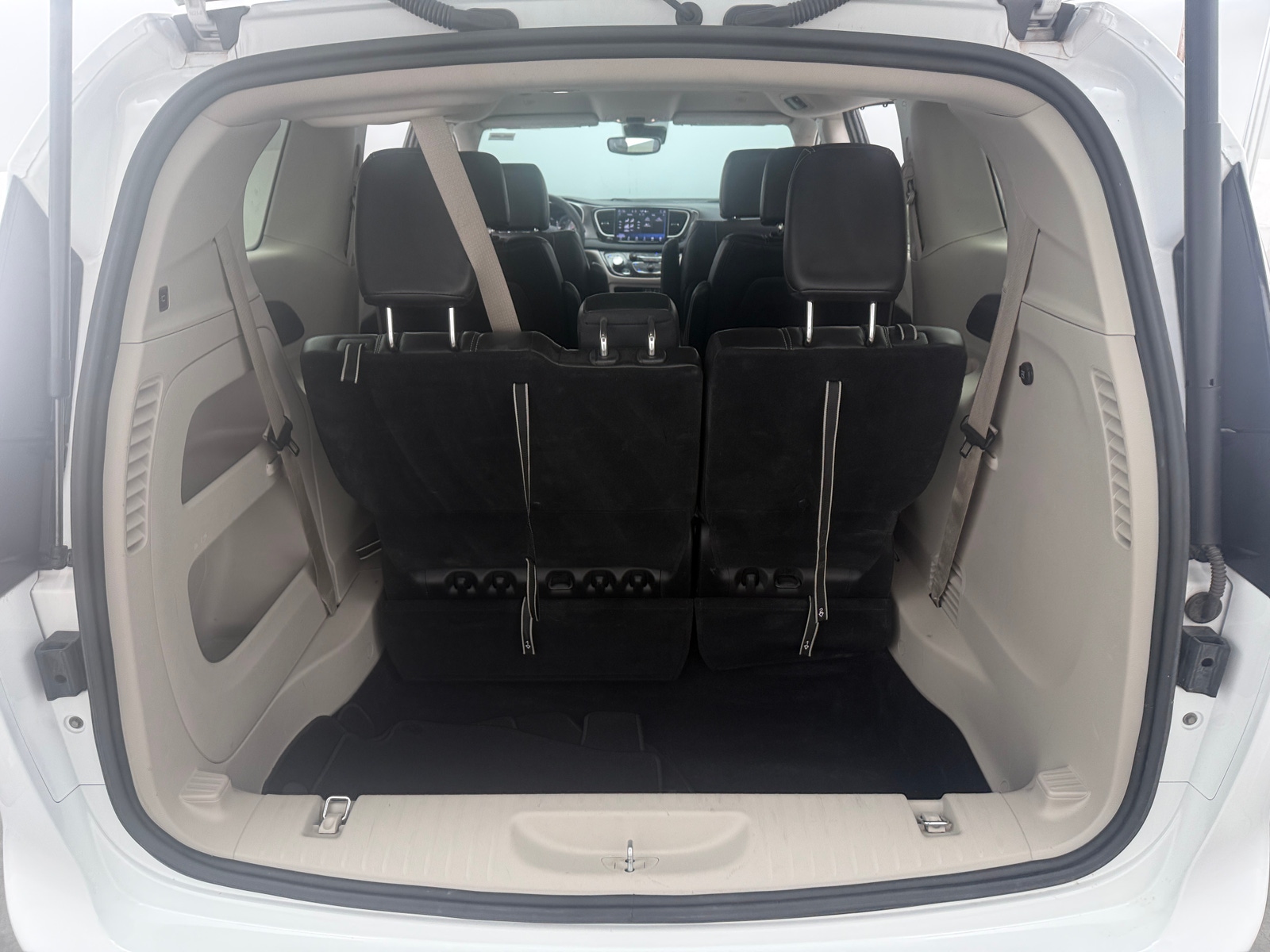 Thumbnail: 2024 Chrysler Pacifica - 6
