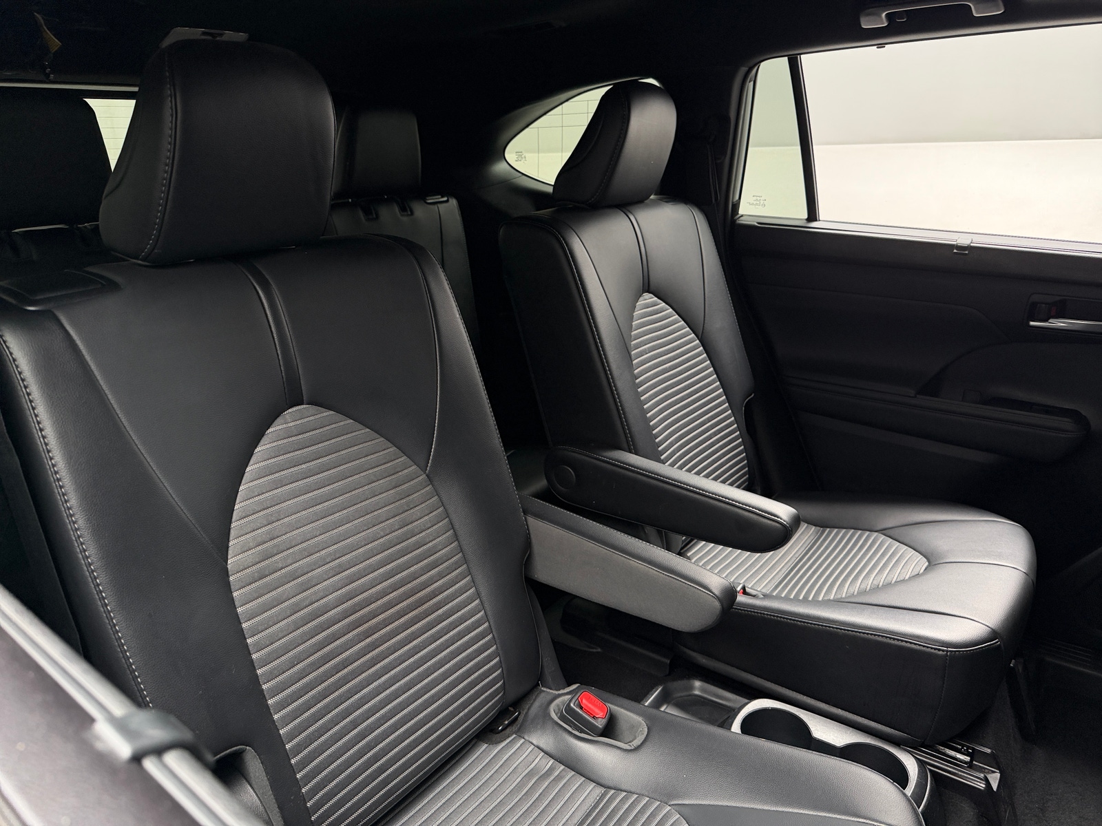 Thumbnail: 2021 Toyota Highlander - 5