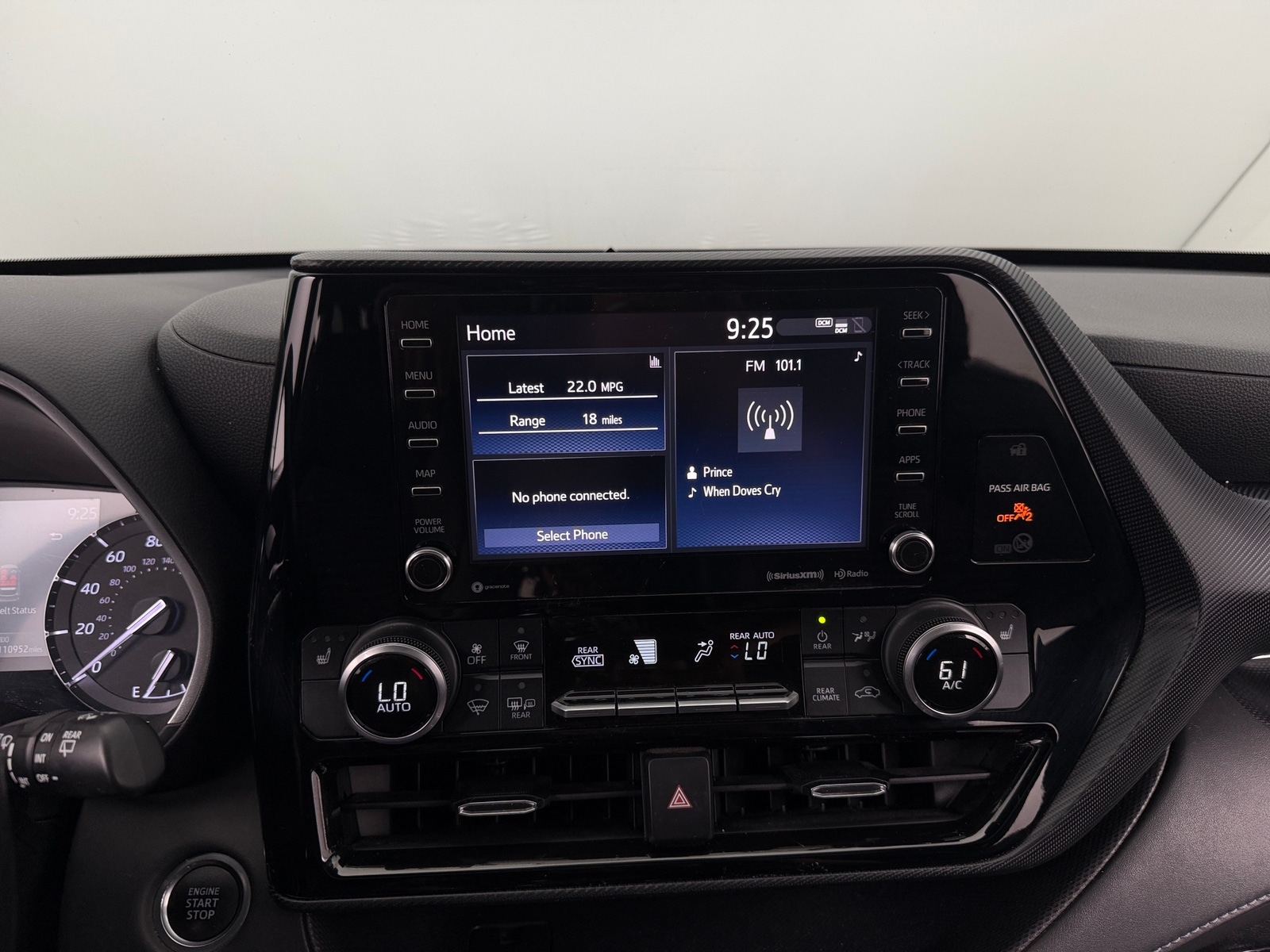 Thumbnail: 2021 Toyota Highlander - 3