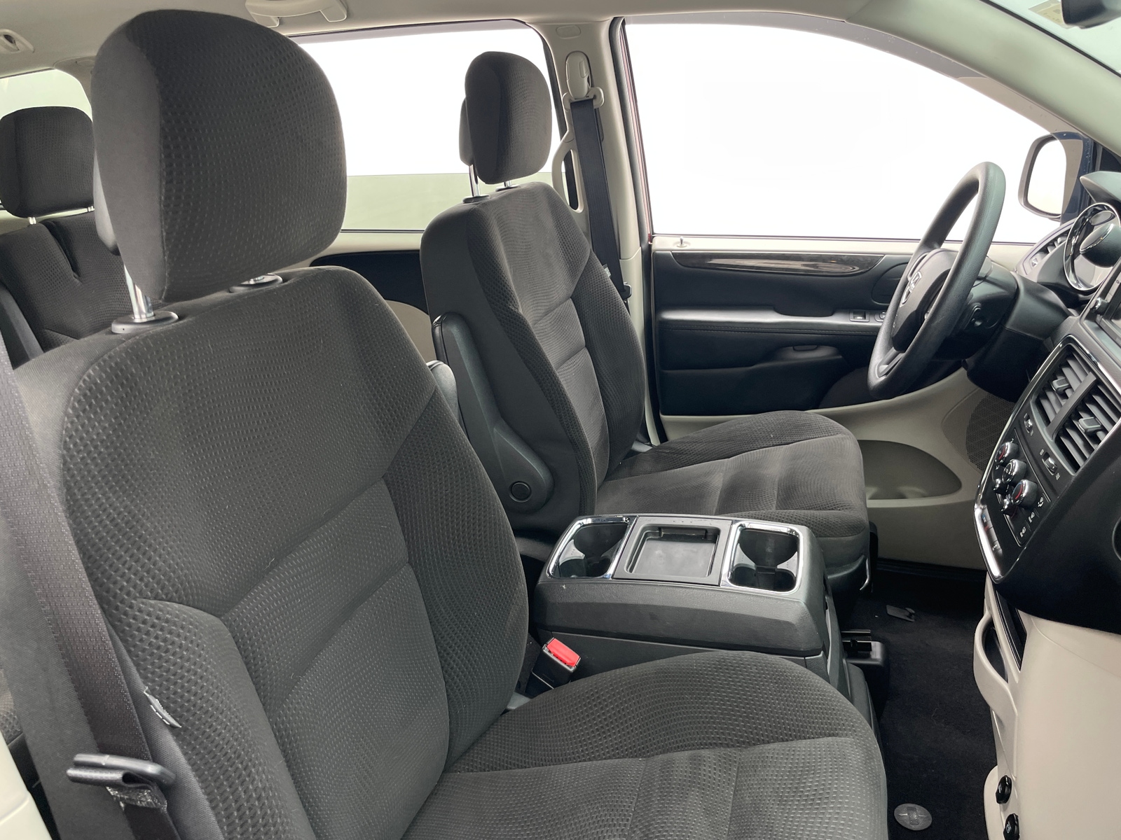 Thumbnail: 2018 Dodge Grand Caravan - 2