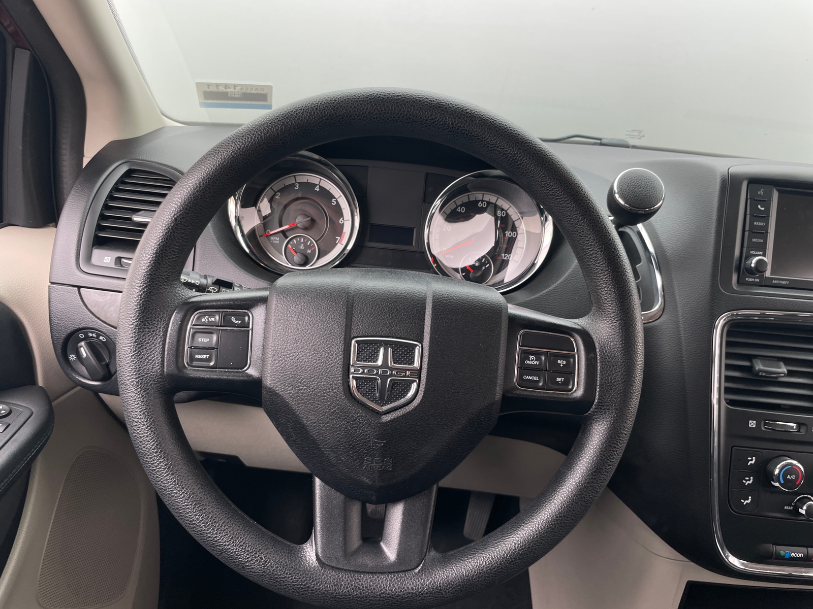 Thumbnail: 2018 Dodge Grand Caravan - 5