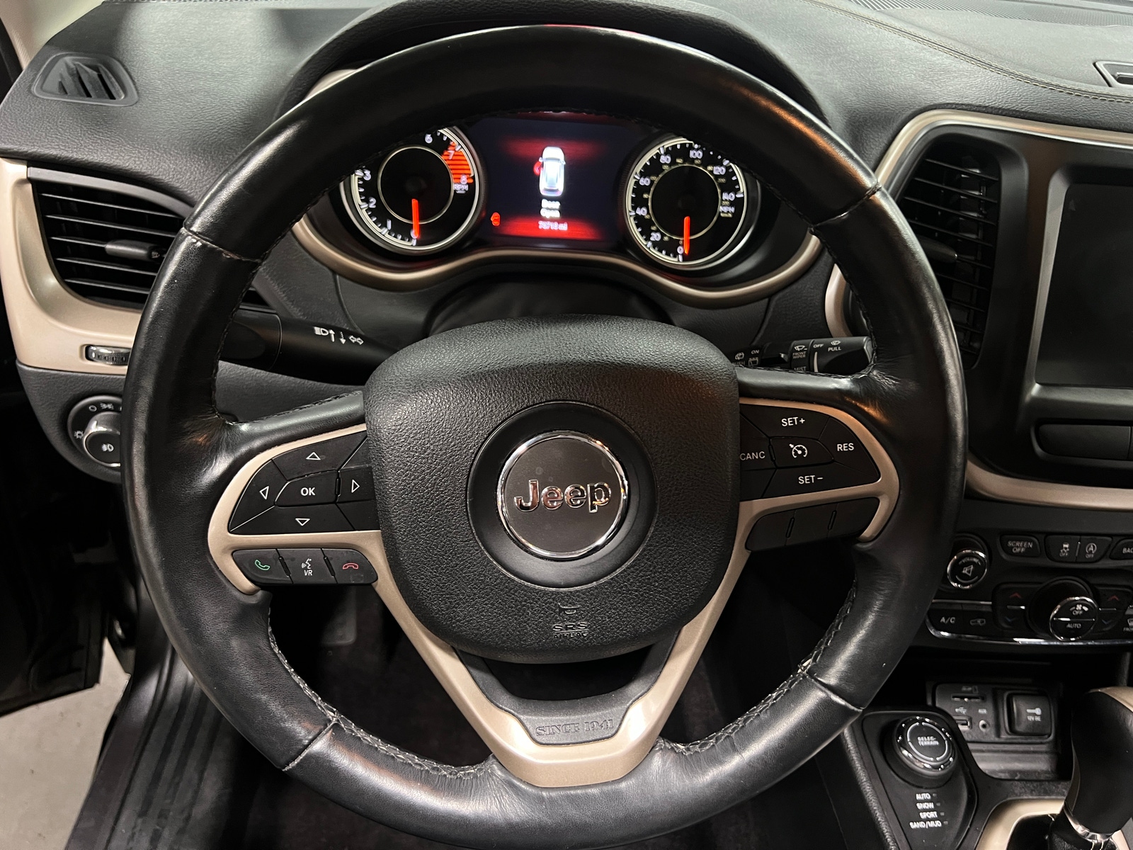 Thumbnail: 2016 Jeep Cherokee - 4