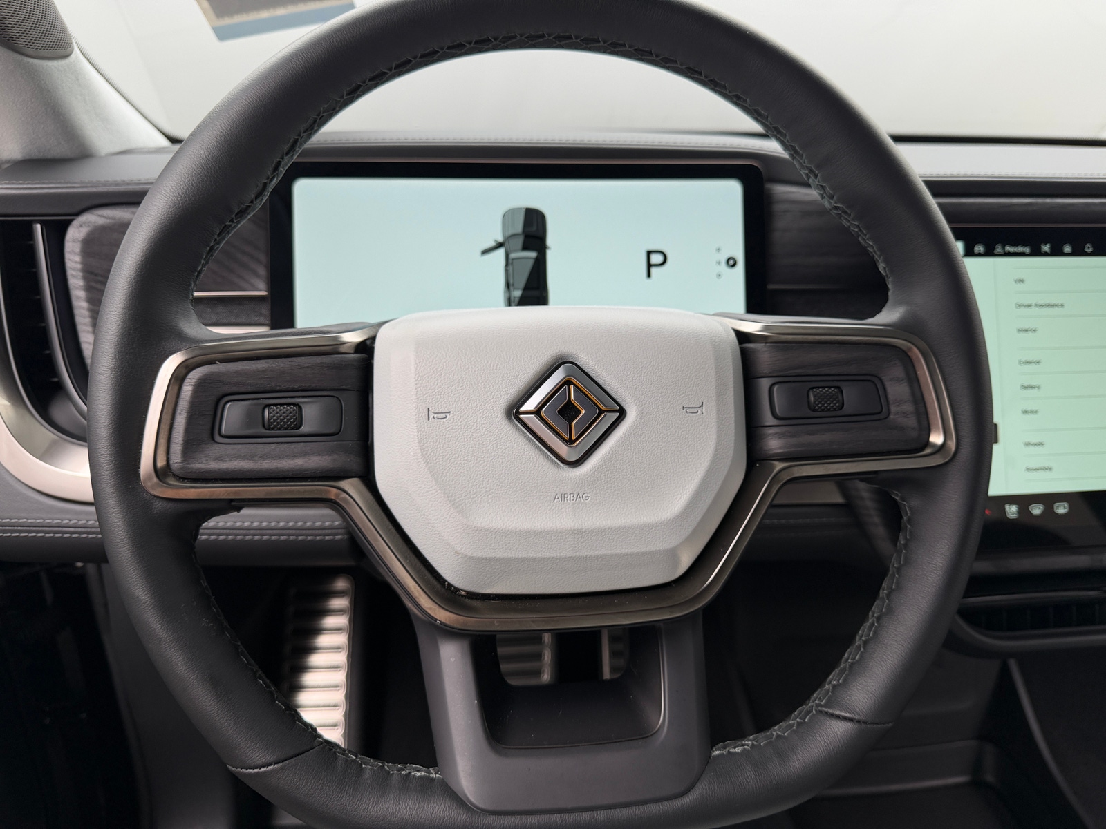 Thumbnail: 2023 Rivian R1S - 4