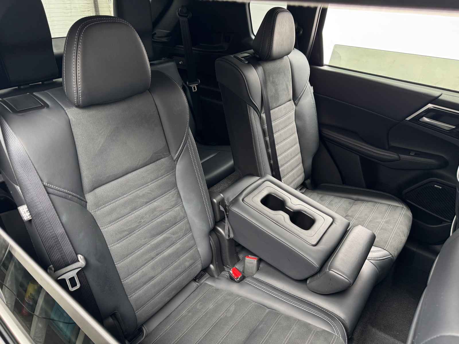 Thumbnail: 2025 Mitsubishi Outlander - 5