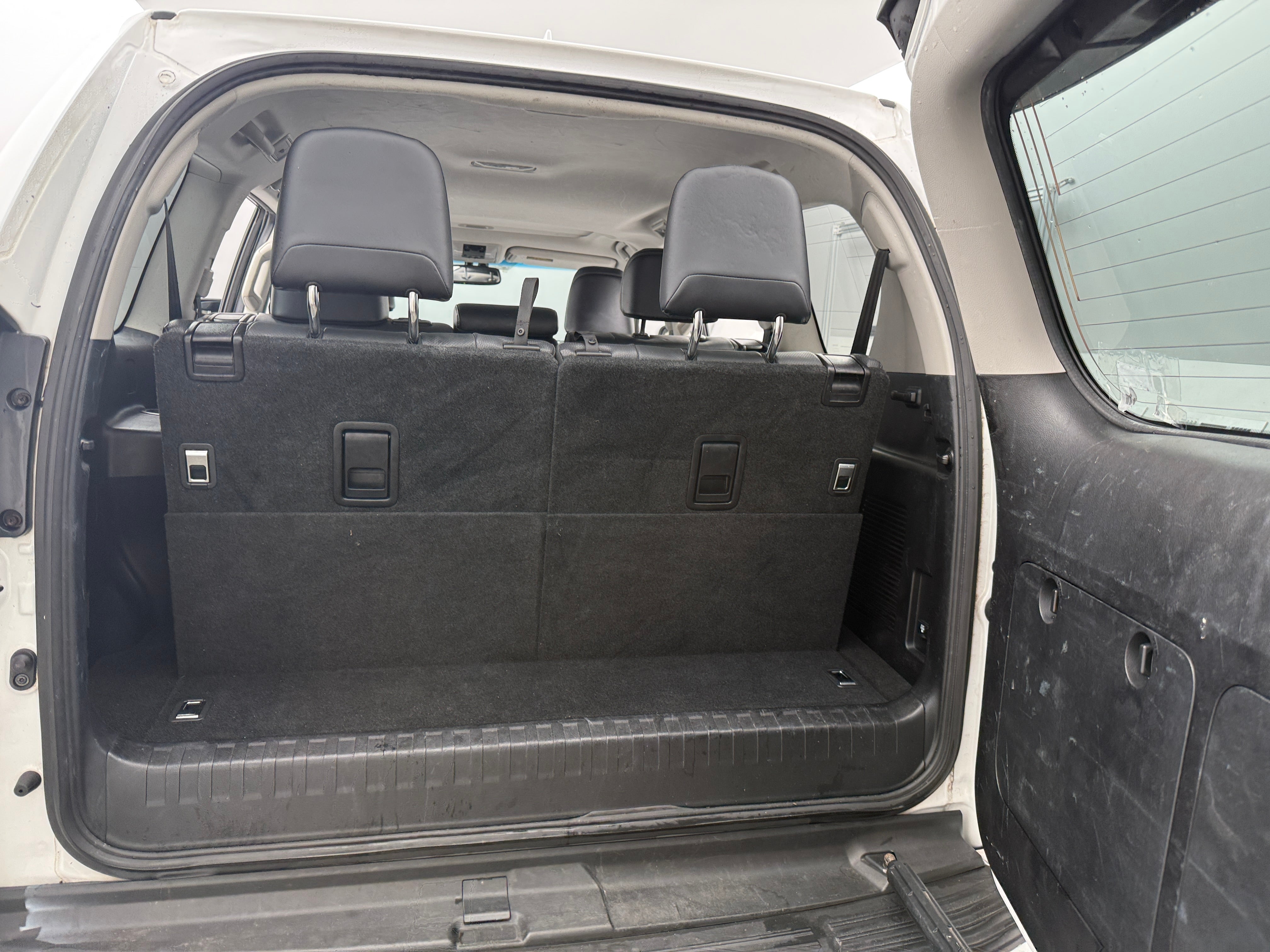 2017 Lexus GX Base - Photo 2