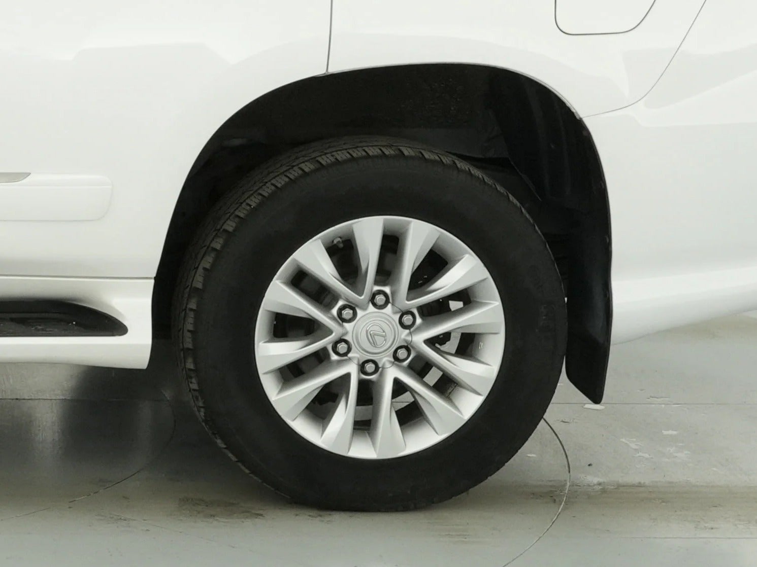 2017 Lexus GX Base - Photo 18