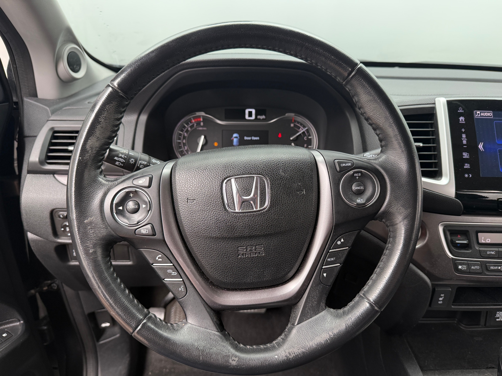 Thumbnail: 2017 Honda Pilot - 4