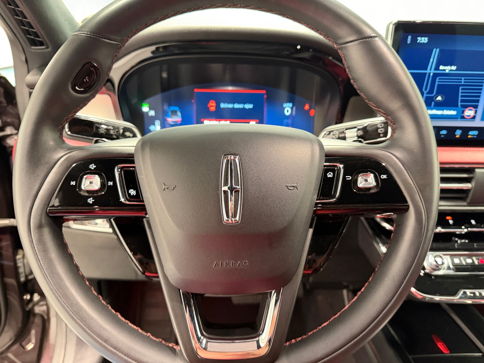 Thumbnail: 2023 Lincoln Corsair - 4