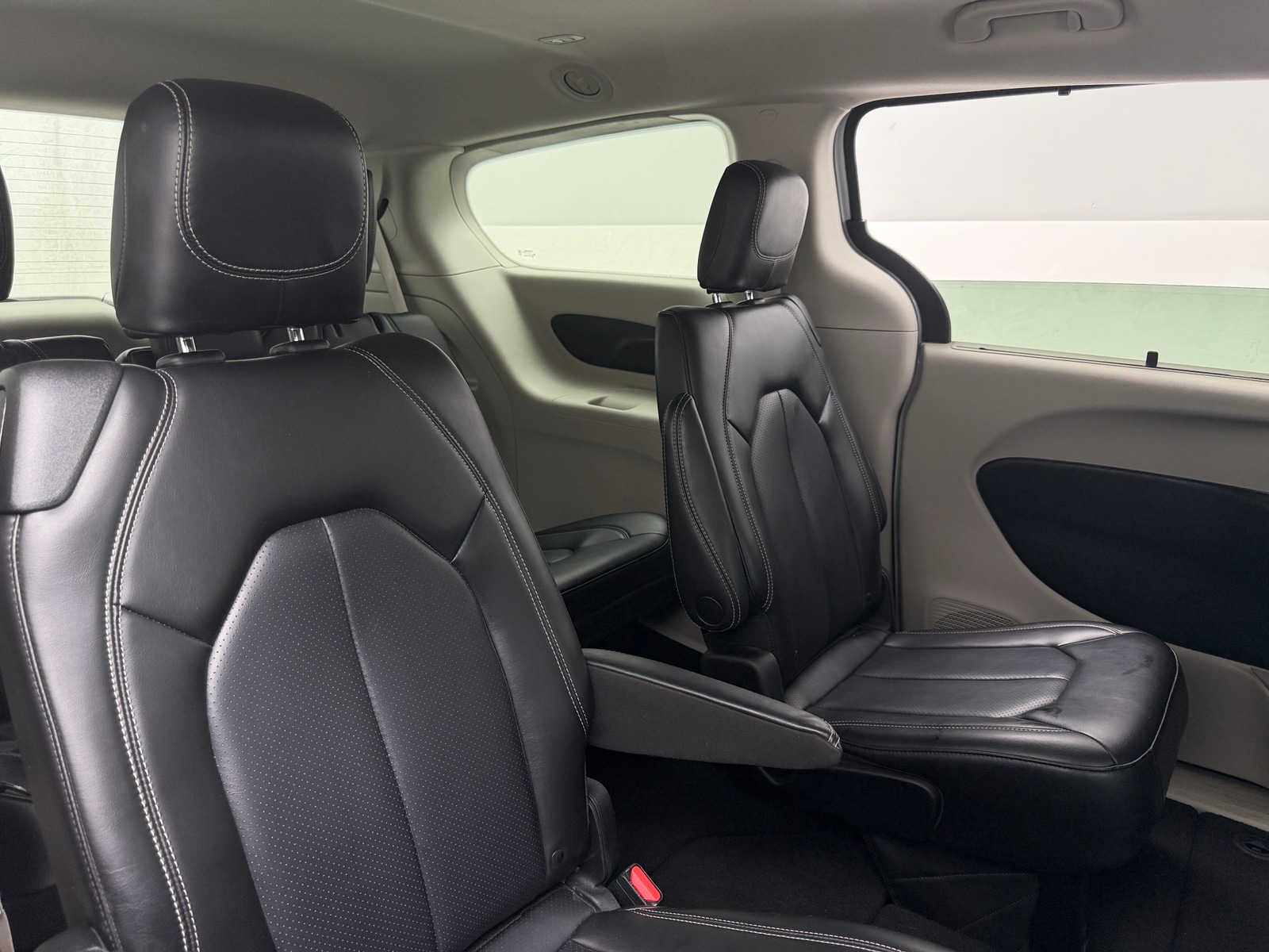 Thumbnail: 2023 Chrysler Pacifica - 5