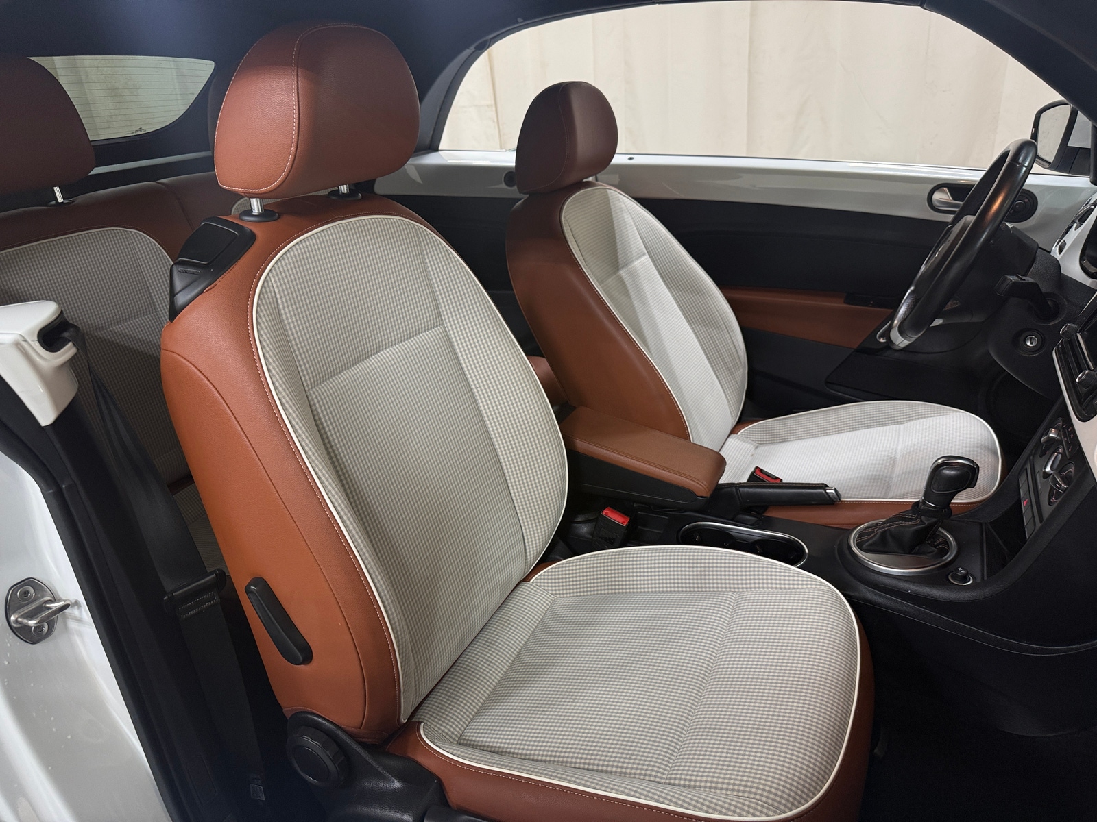 Thumbnail: 2017 Volkswagen Beetle - 2