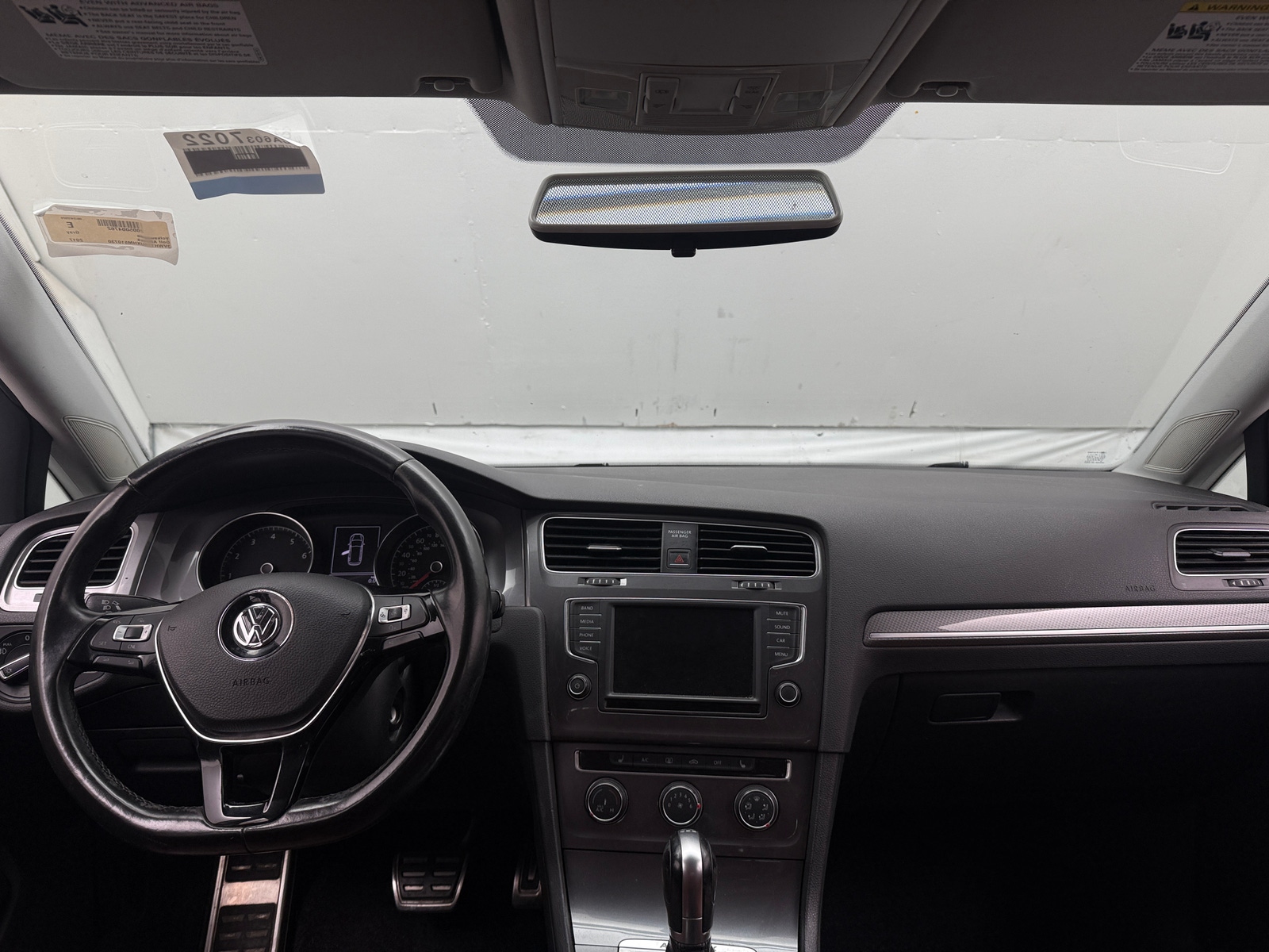 Thumbnail: 2017 Volkswagen Golf - 2