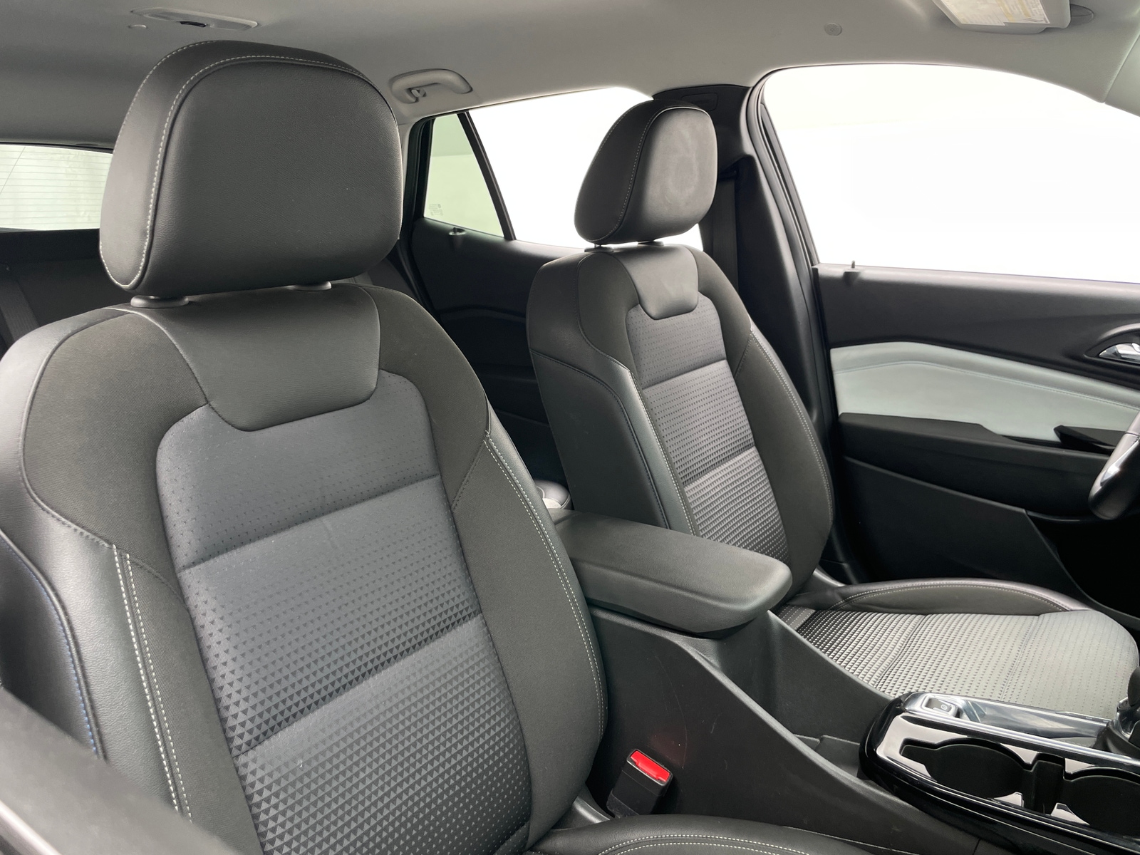 Thumbnail: 2025 Chevrolet Trax - 2