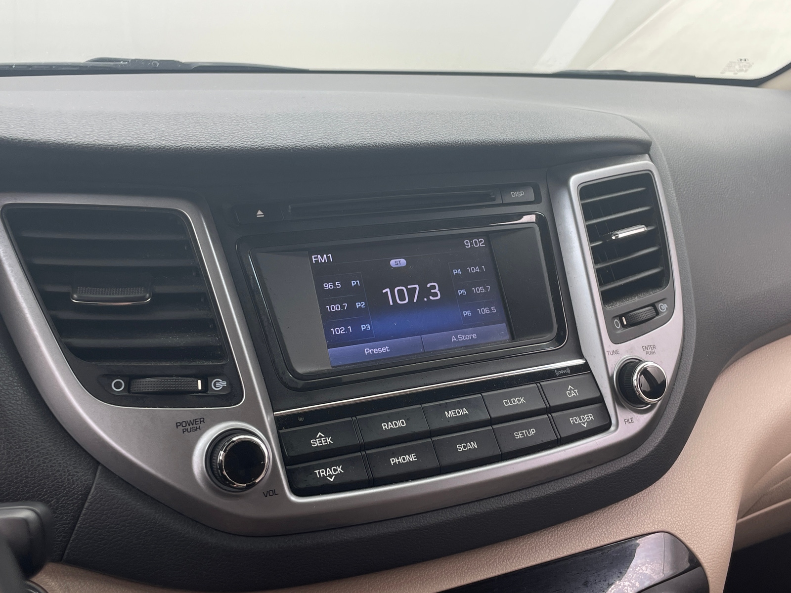 Thumbnail: 2016 Hyundai Tucson - 4