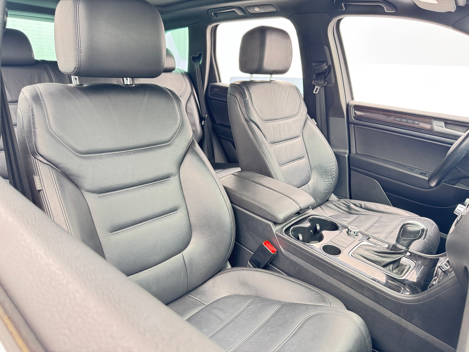 Thumbnail: 2014 Volkswagen Touareg - 2