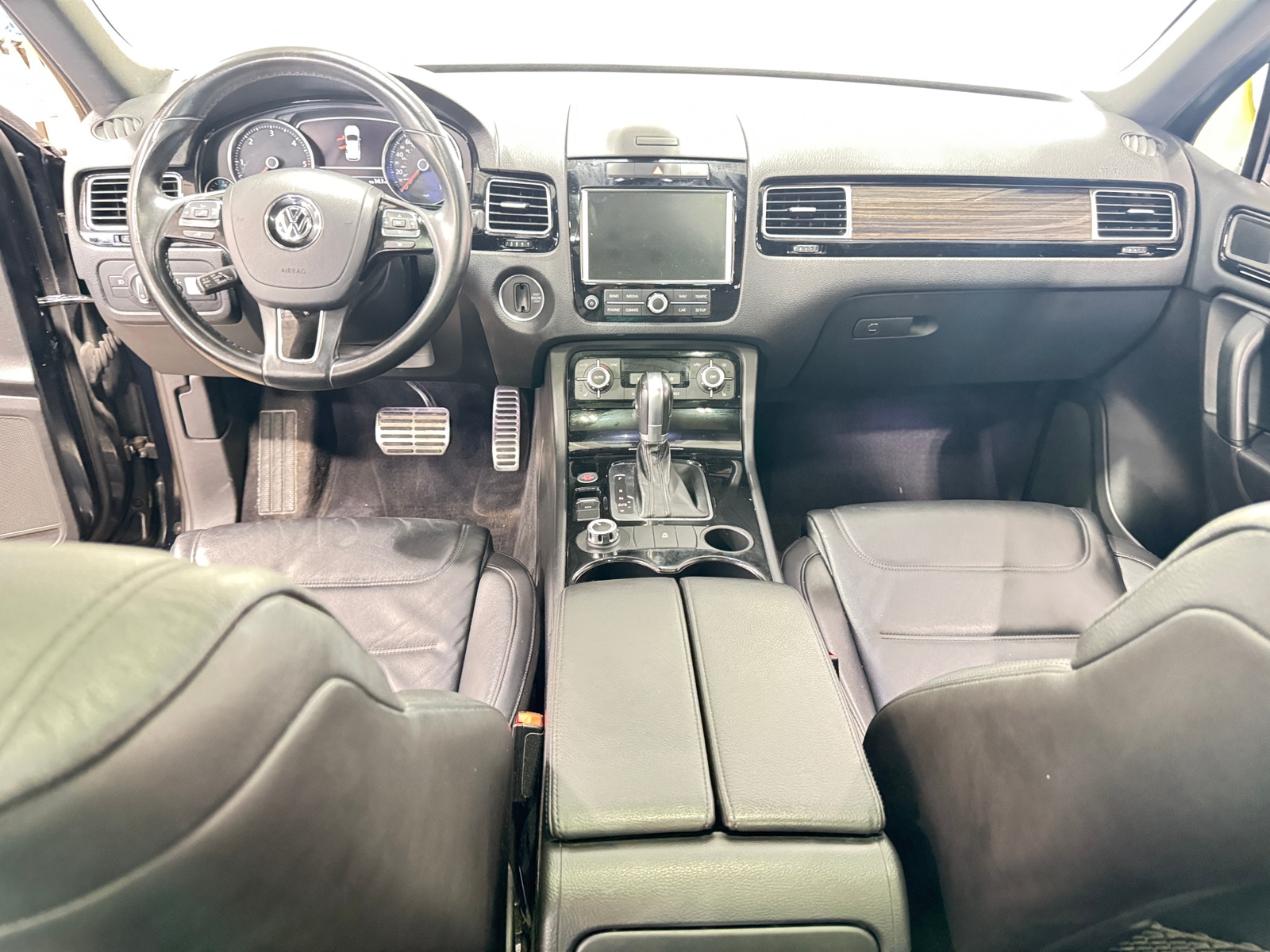 Thumbnail: 2014 Volkswagen Touareg - 3