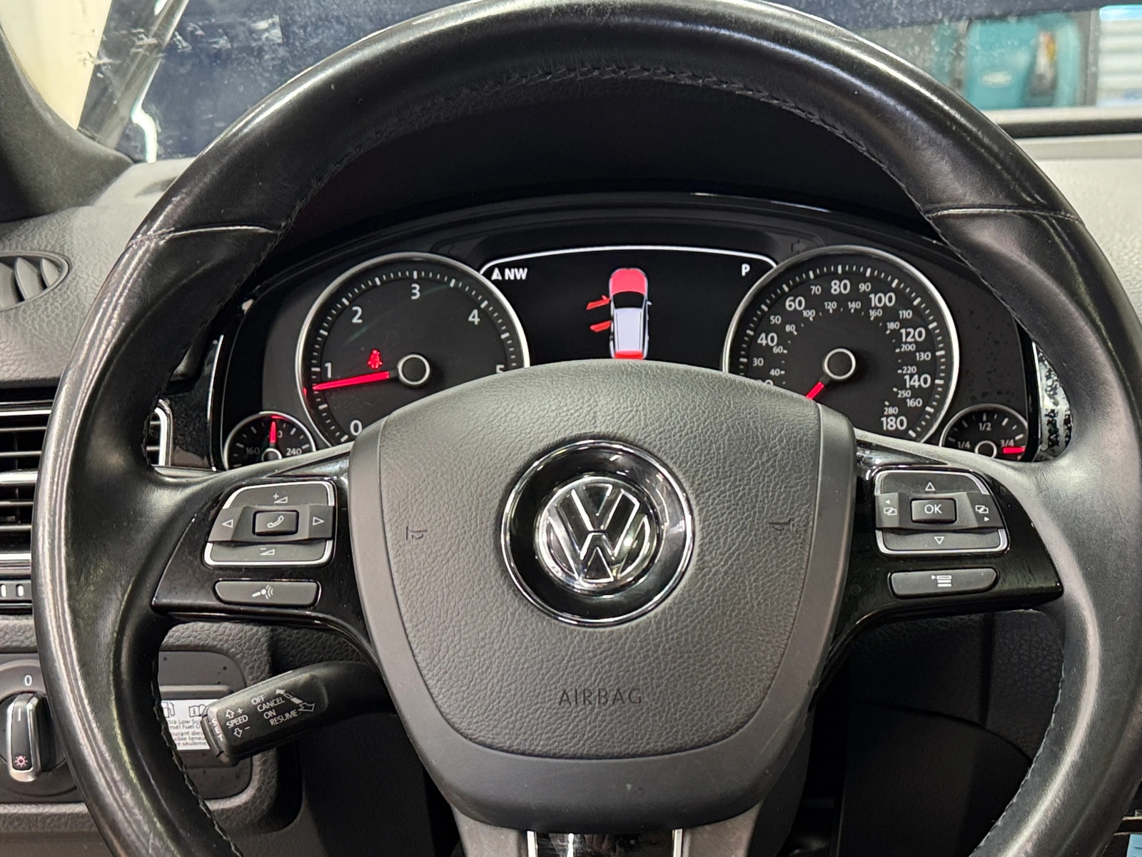 Thumbnail: 2014 Volkswagen Touareg - 5