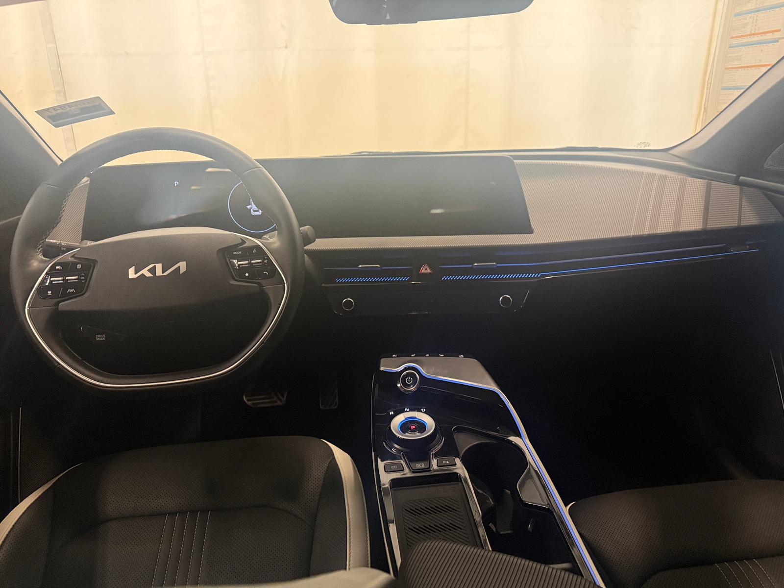 Thumbnail: 2023 Kia EV6 - 2