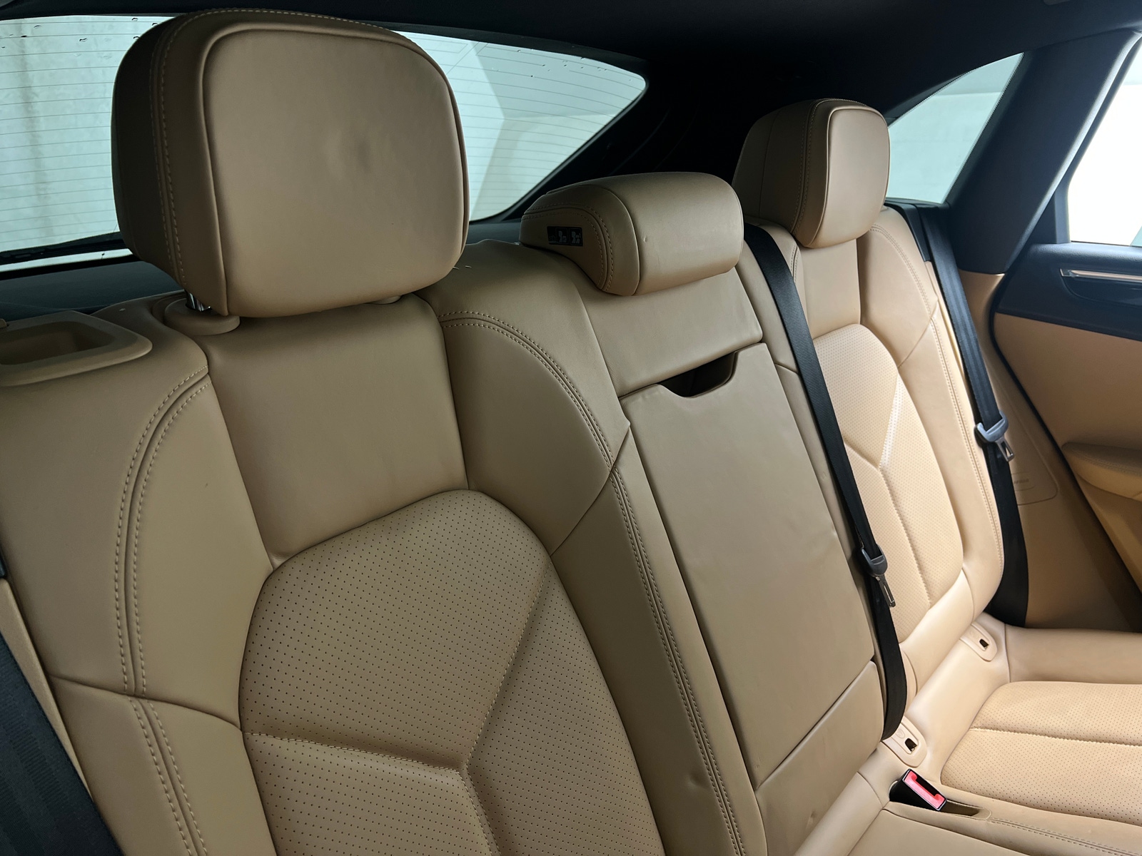 Thumbnail: 2016 Porsche Macan - 6