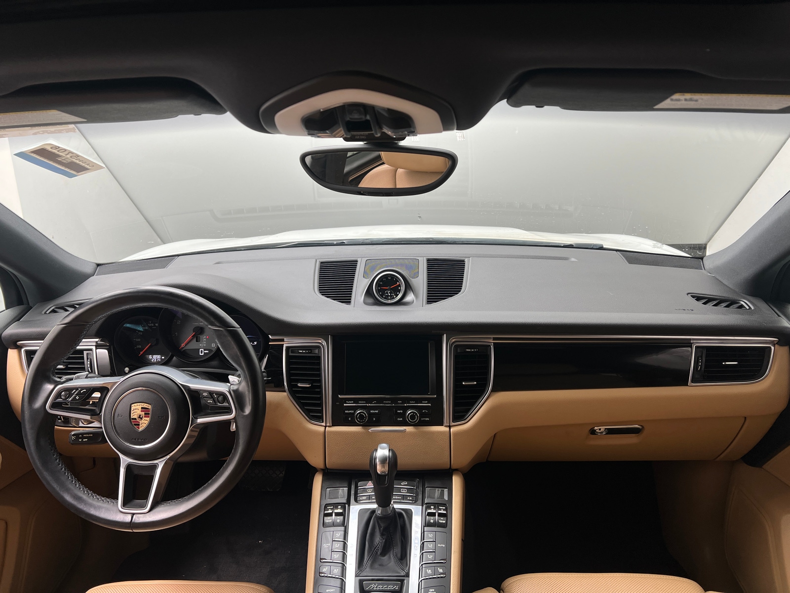 Thumbnail: 2016 Porsche Macan - 3